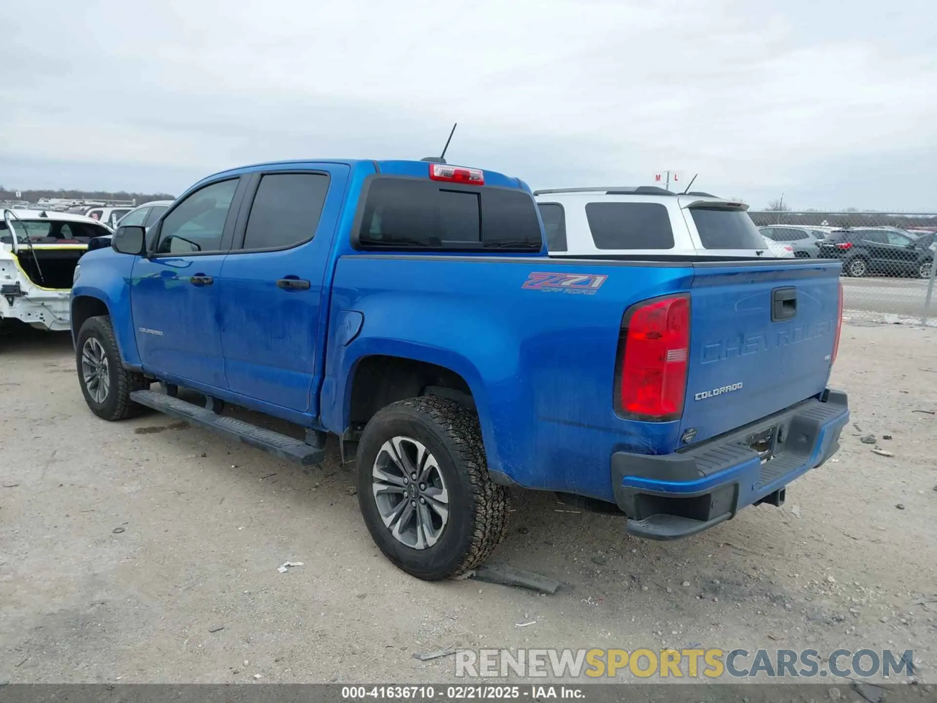 3 Фотография поврежденного автомобиля 1GCGTDEN1N1316915 CHEVROLET COLORADO 2022
