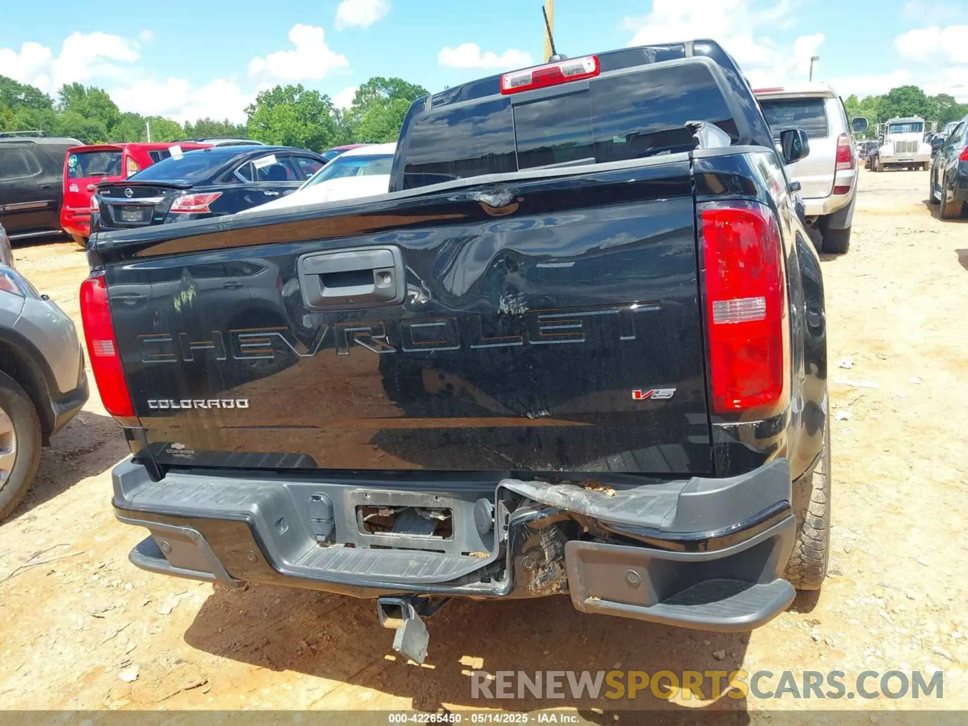 15 Photograph of a damaged car 1GCGTDEN5N1327500 CHEVROLET COLORADO 2022
