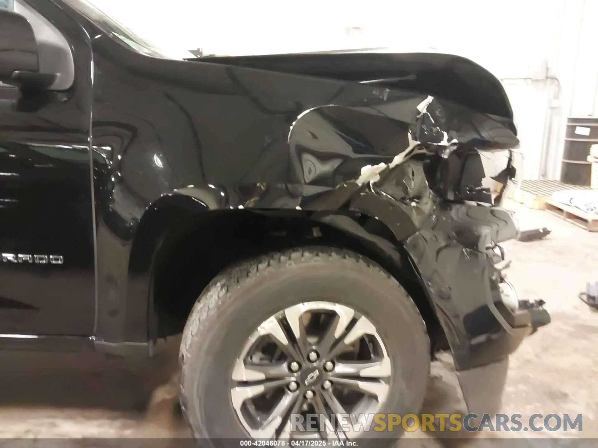19 Photograph of a damaged car 1GCGTDEN7N1123152 CHEVROLET COLORADO 2022