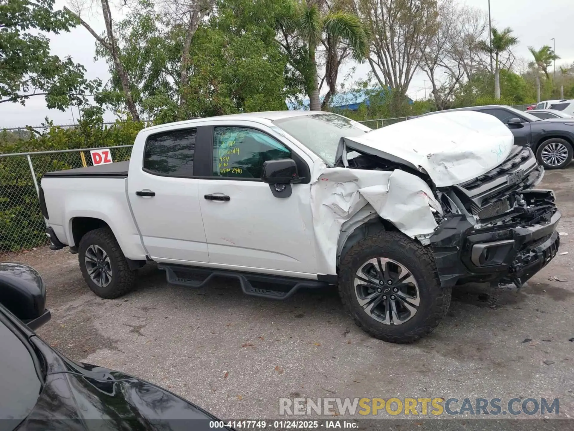 13 Фотография поврежденного автомобиля 1GCGTDEN7N1332410 CHEVROLET COLORADO 2022