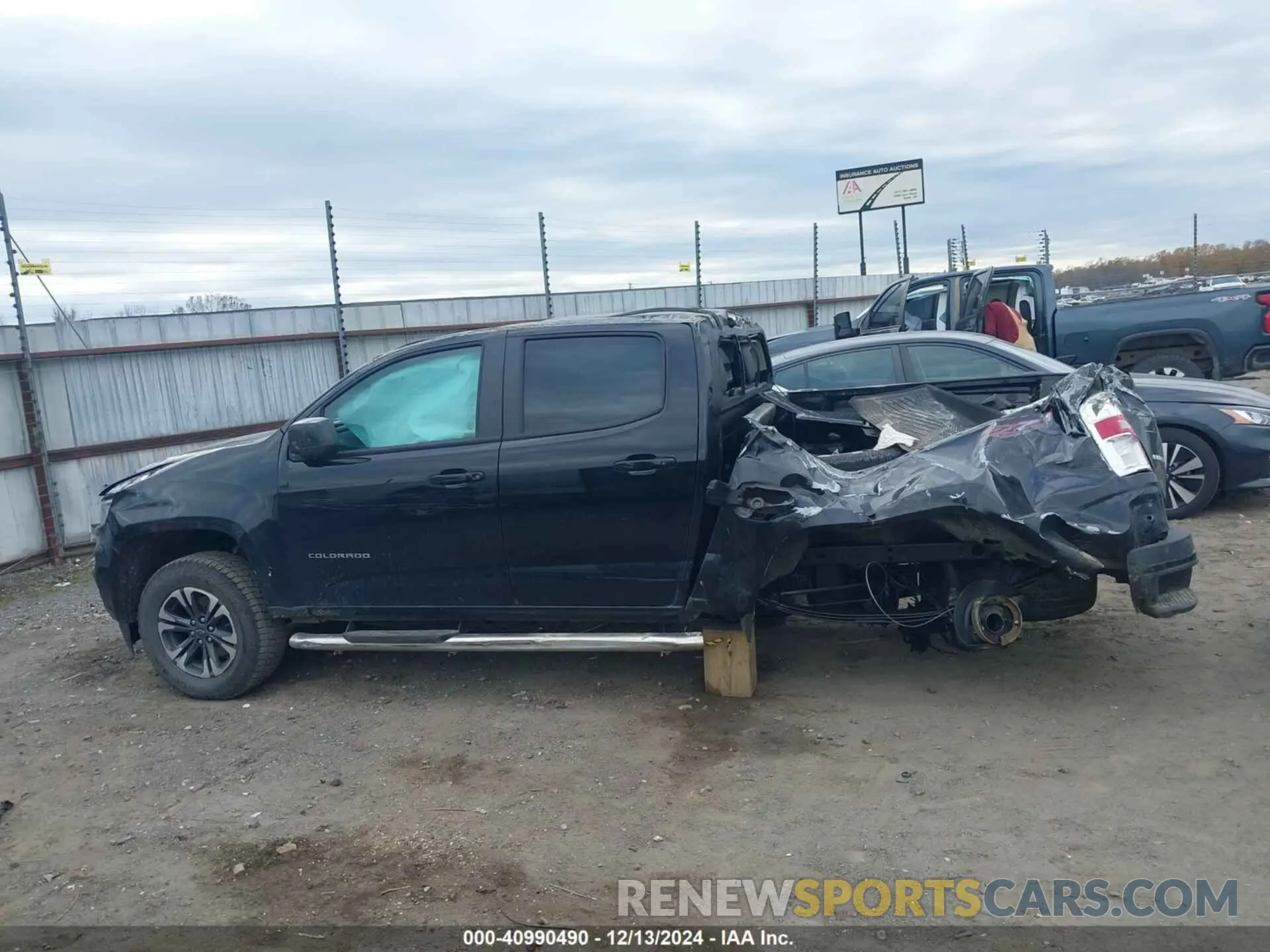 14 Photograph of a damaged car 1GCGTDENXN1136509 CHEVROLET COLORADO 2022