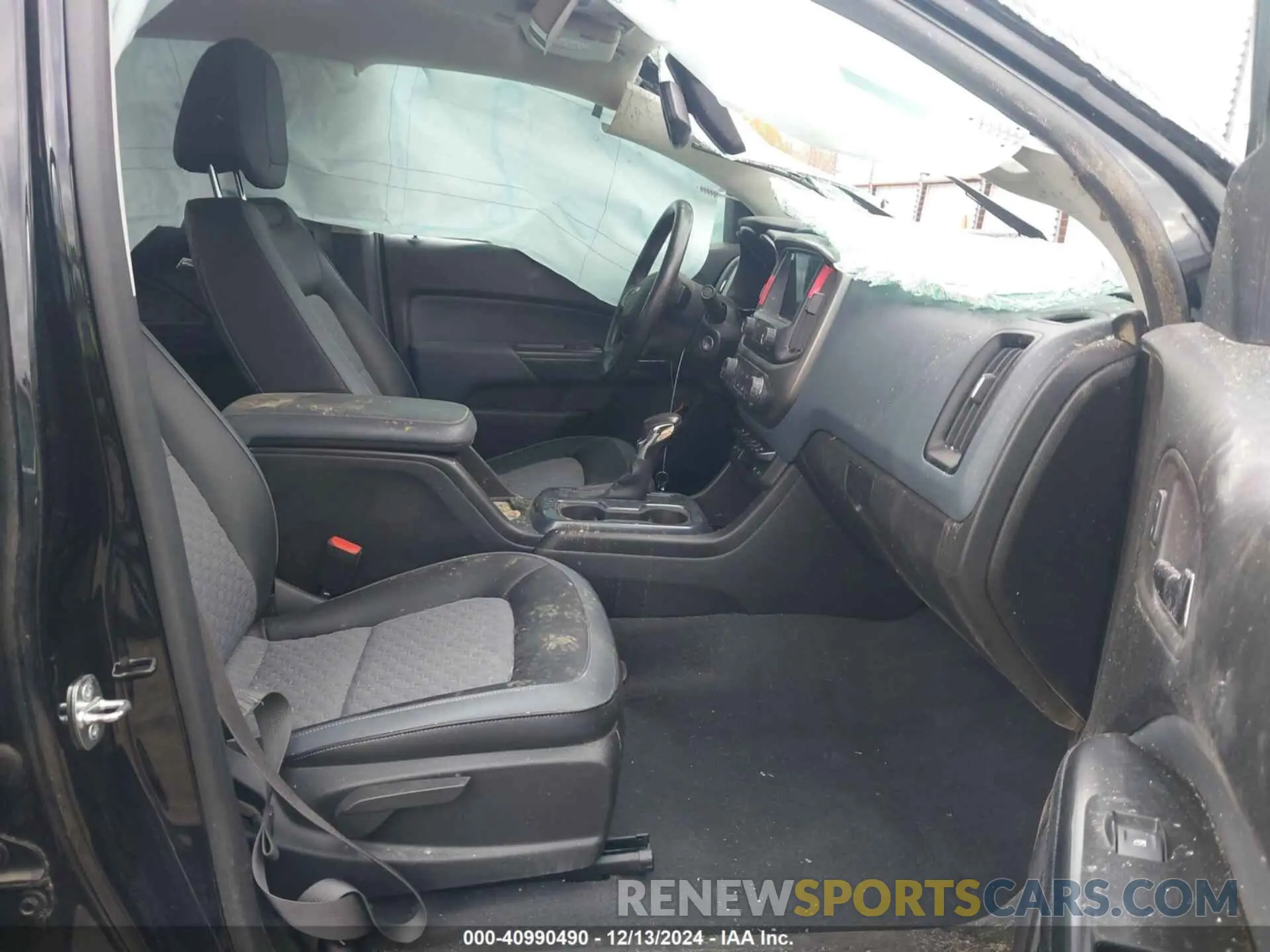 5 Photograph of a damaged car 1GCGTDENXN1136509 CHEVROLET COLORADO 2022