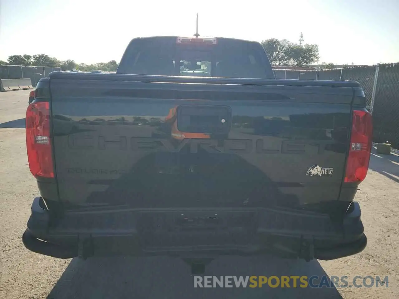 6 Photograph of a damaged car 1GCGTEEN0N1231814 CHEVROLET COLORADO 2022