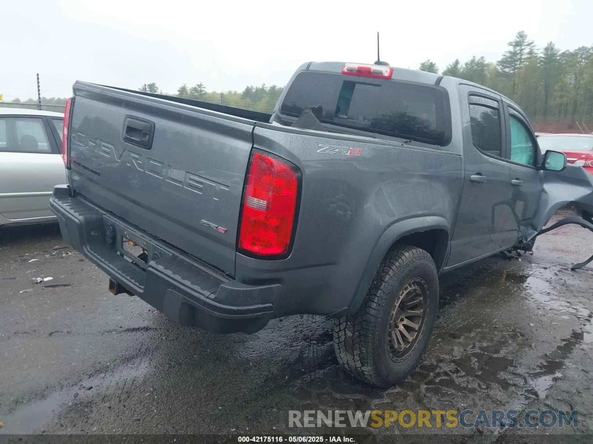 4 Photograph of a damaged car 1GCGTEEN2N1172880 CHEVROLET COLORADO 2022