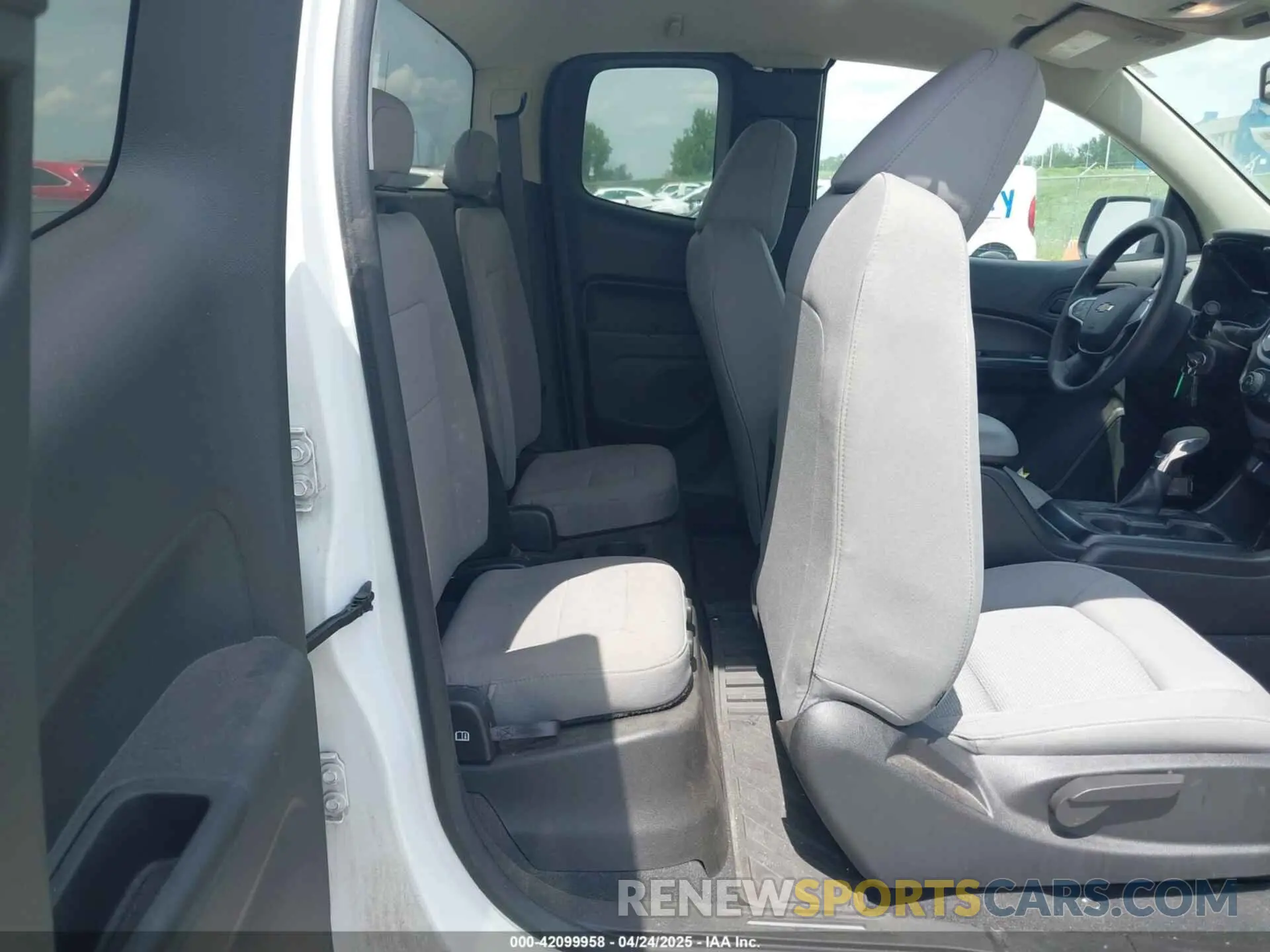 8 Фотография поврежденного автомобиля 1GCHSBEA0N1125804 CHEVROLET COLORADO 2022