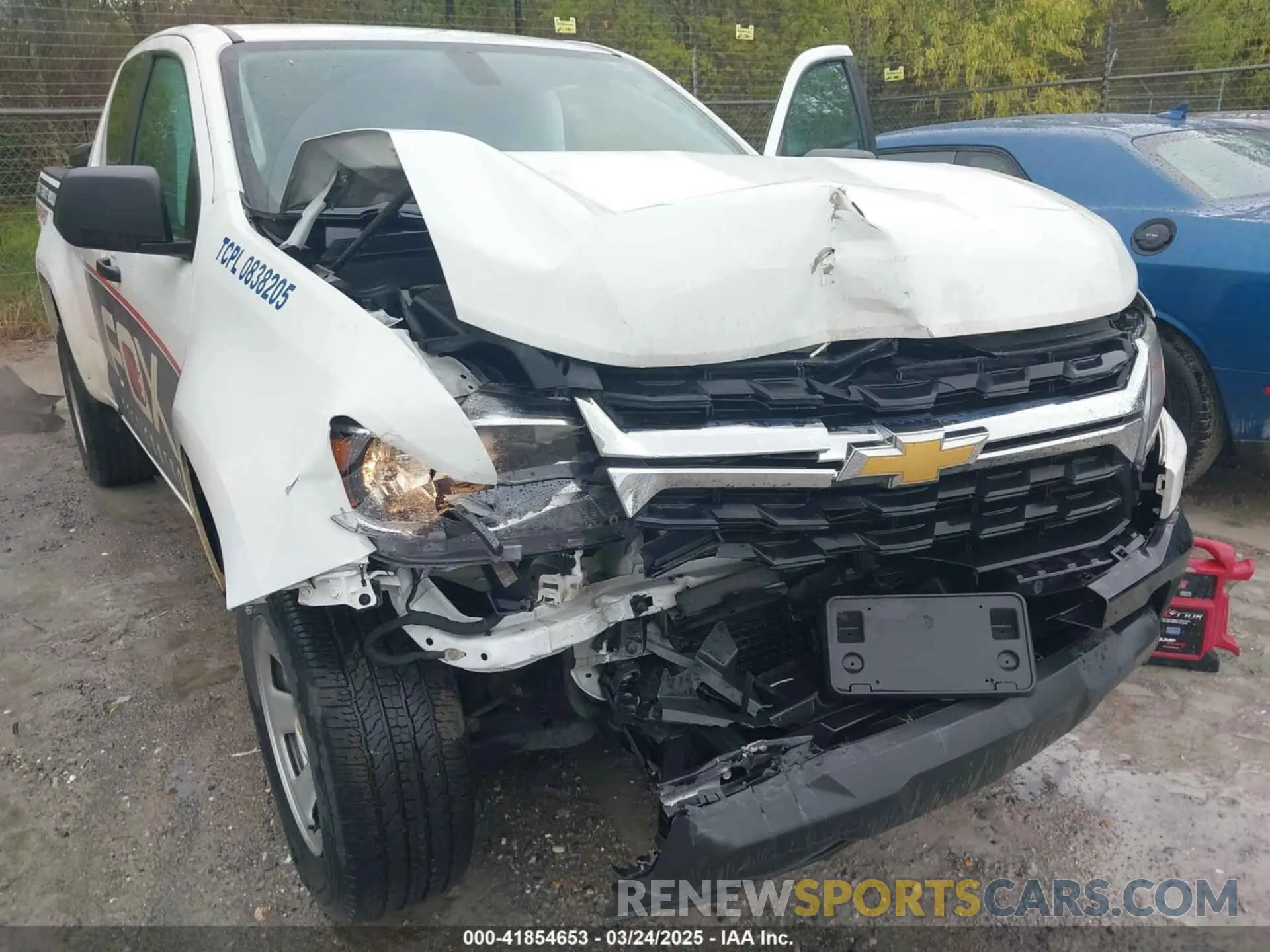 6 Photograph of a damaged car 1GCHSBEA4N1234377 CHEVROLET COLORADO 2022