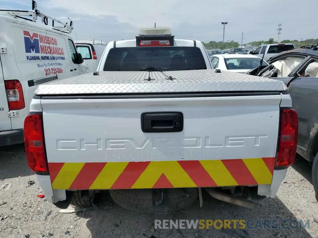 6 Photograph of a damaged car 1GCHSBEA8N1124559 CHEVROLET COLORADO 2022