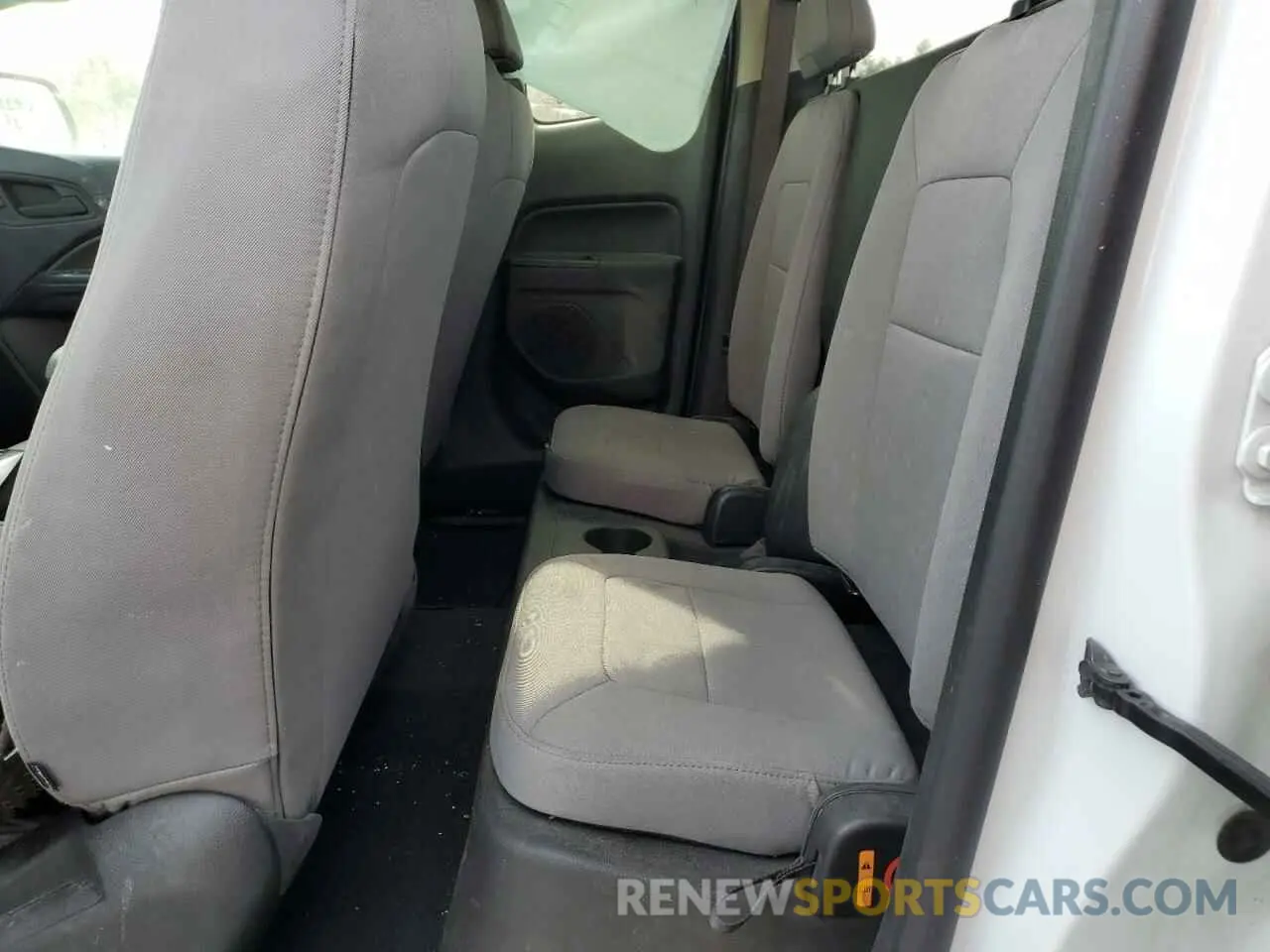 10 Photograph of a damaged car 1GCHSBEN1N1314402 CHEVROLET COLORADO 2022