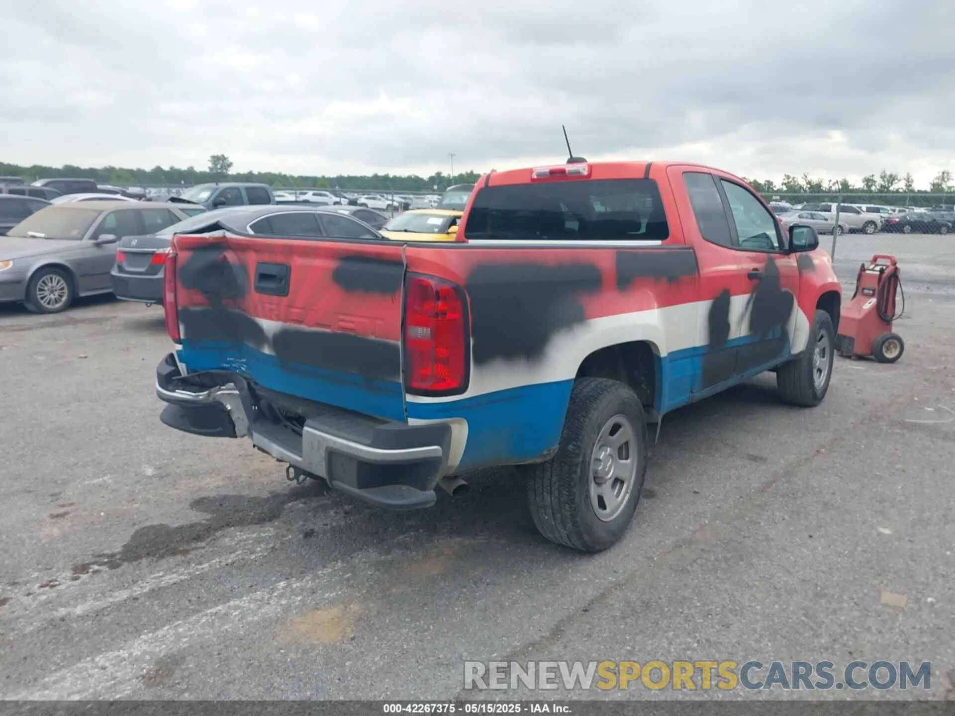 4 Photograph of a damaged car 1GCHSBEN9N1241134 CHEVROLET COLORADO 2022