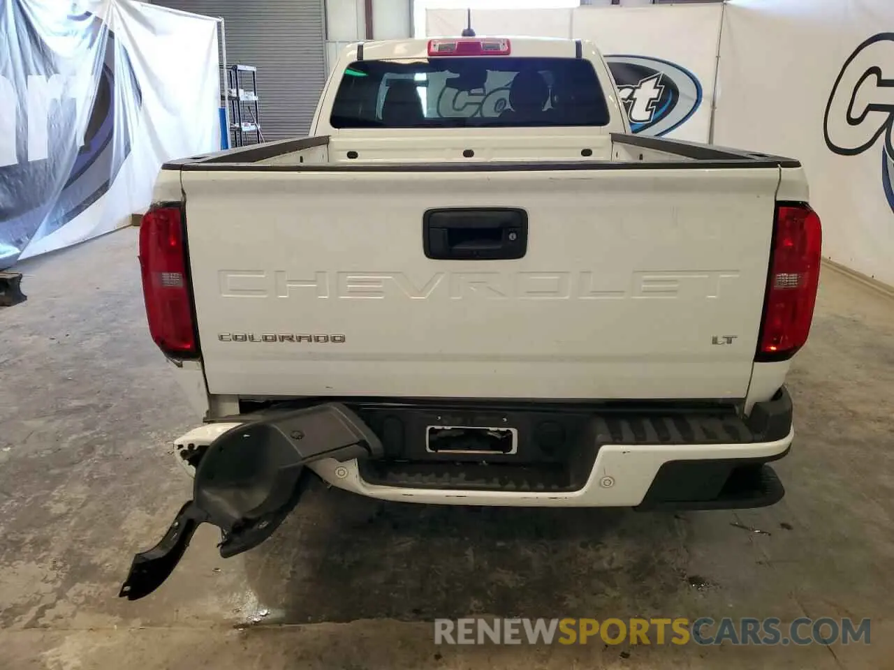 6 Photograph of a damaged car 1GCHSCEA0N1289673 CHEVROLET COLORADO 2022