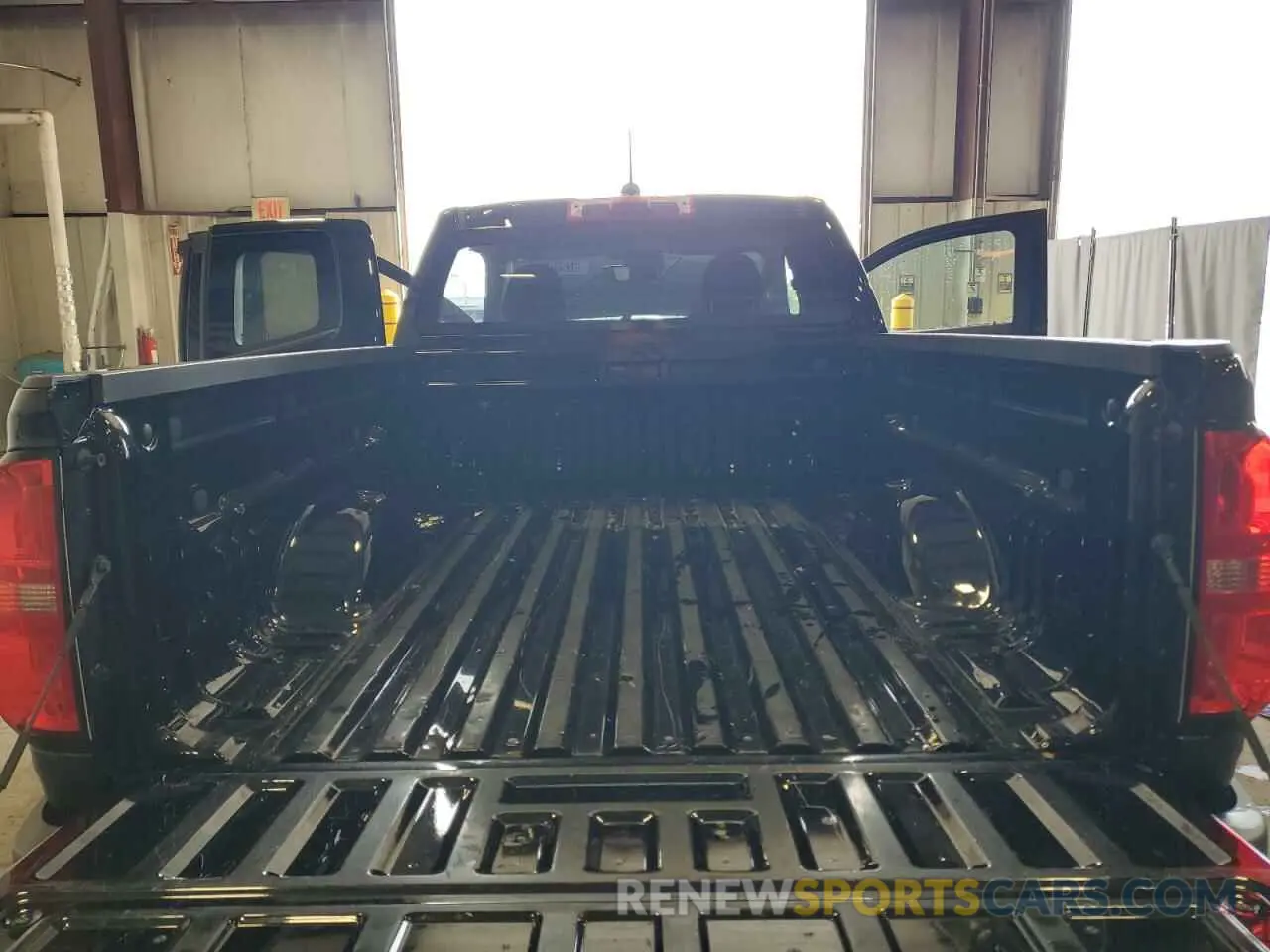 10 Photograph of a damaged car 1GCHSCEA1N1140544 CHEVROLET COLORADO 2022