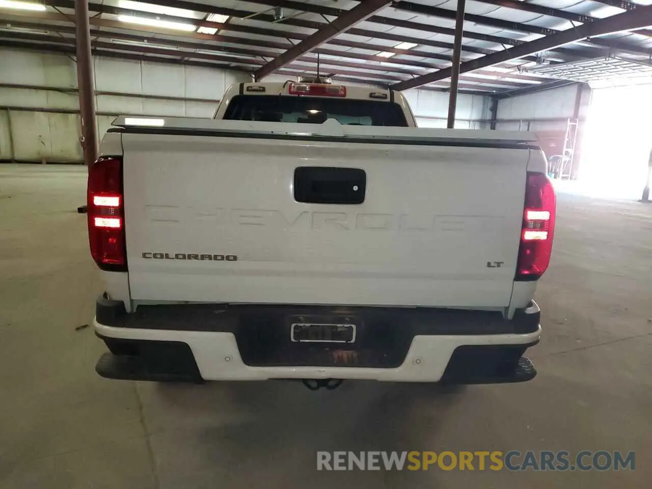 6 Photograph of a damaged car 1GCHSCEA1N1141659 CHEVROLET COLORADO 2022