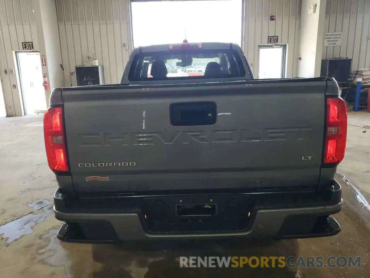 6 Photograph of a damaged car 1GCHSCEA1N1176220 CHEVROLET COLORADO 2022