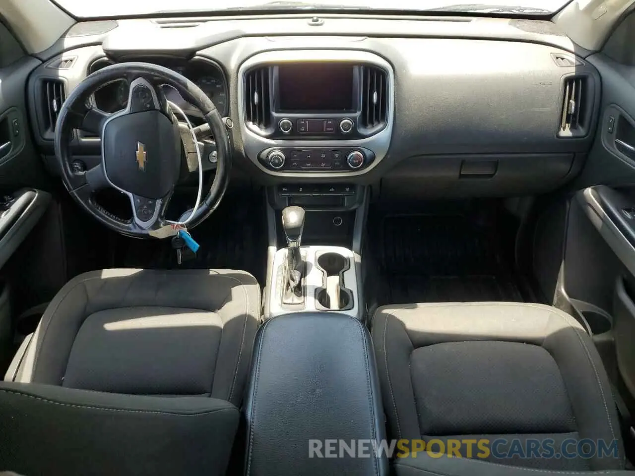 8 Photograph of a damaged car 1GCHSCEA1N1176749 CHEVROLET COLORADO 2022
