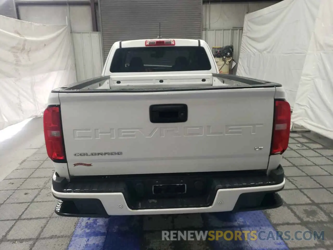 6 Photograph of a damaged car 1GCHSCEA3N1205376 CHEVROLET COLORADO 2022