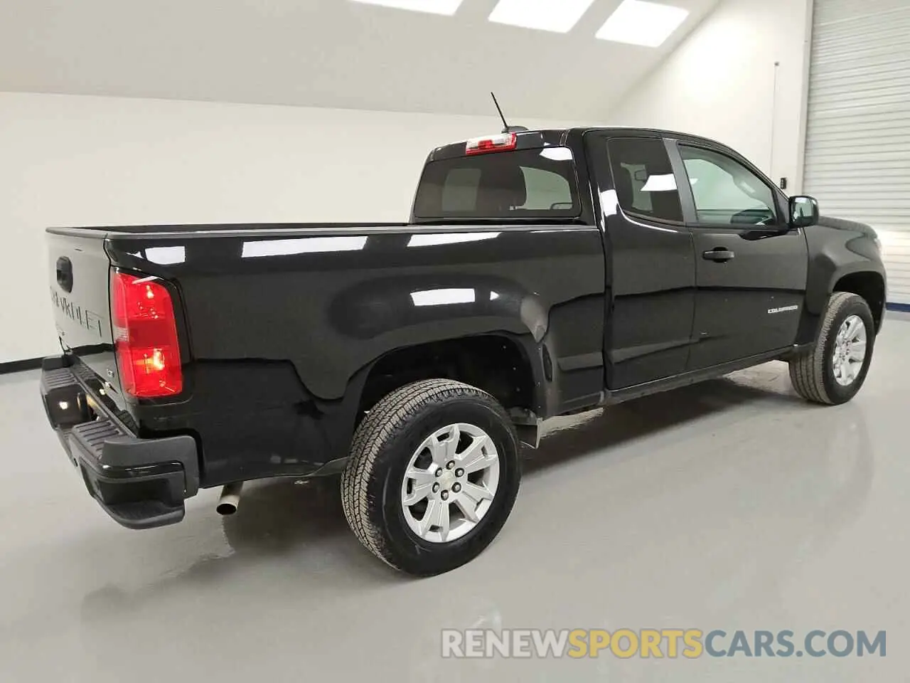 3 Photograph of a damaged car 1GCHSCEA3N1229130 CHEVROLET COLORADO 2022