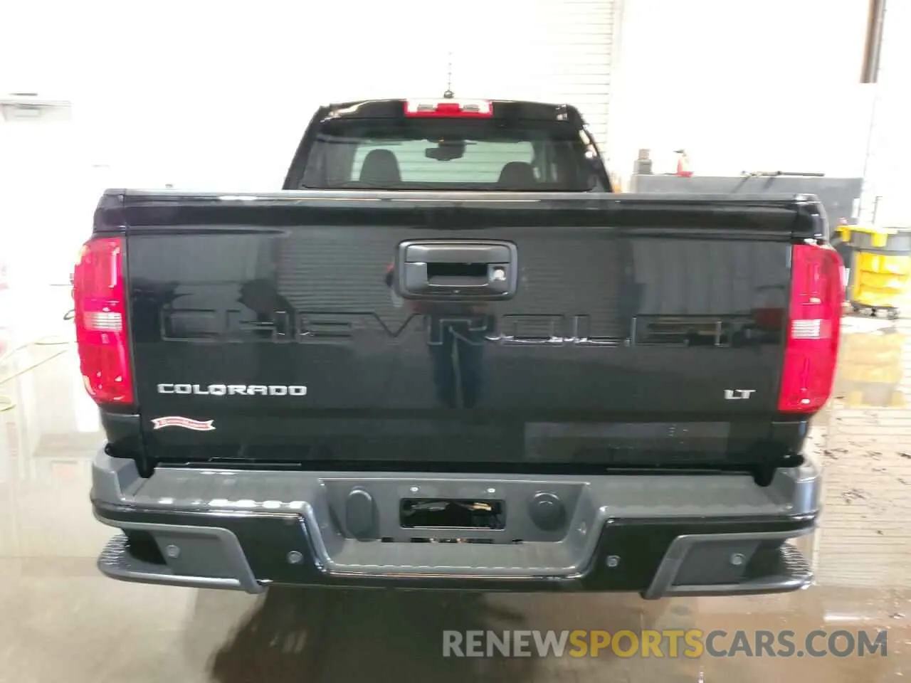 6 Photograph of a damaged car 1GCHSCEA4N1211980 CHEVROLET COLORADO 2022