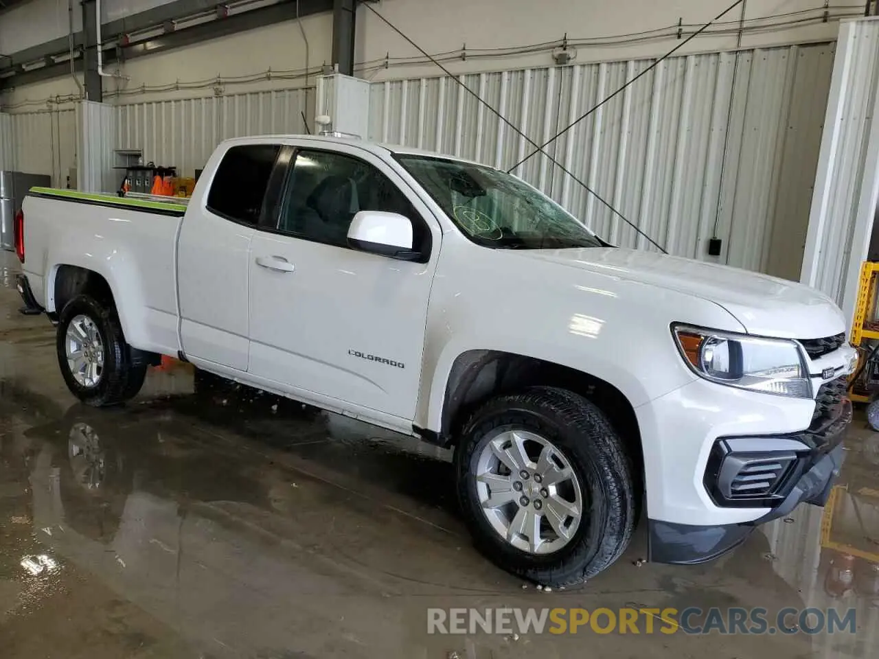 4 Photograph of a damaged car 1GCHSCEA6N1197354 CHEVROLET COLORADO 2022
