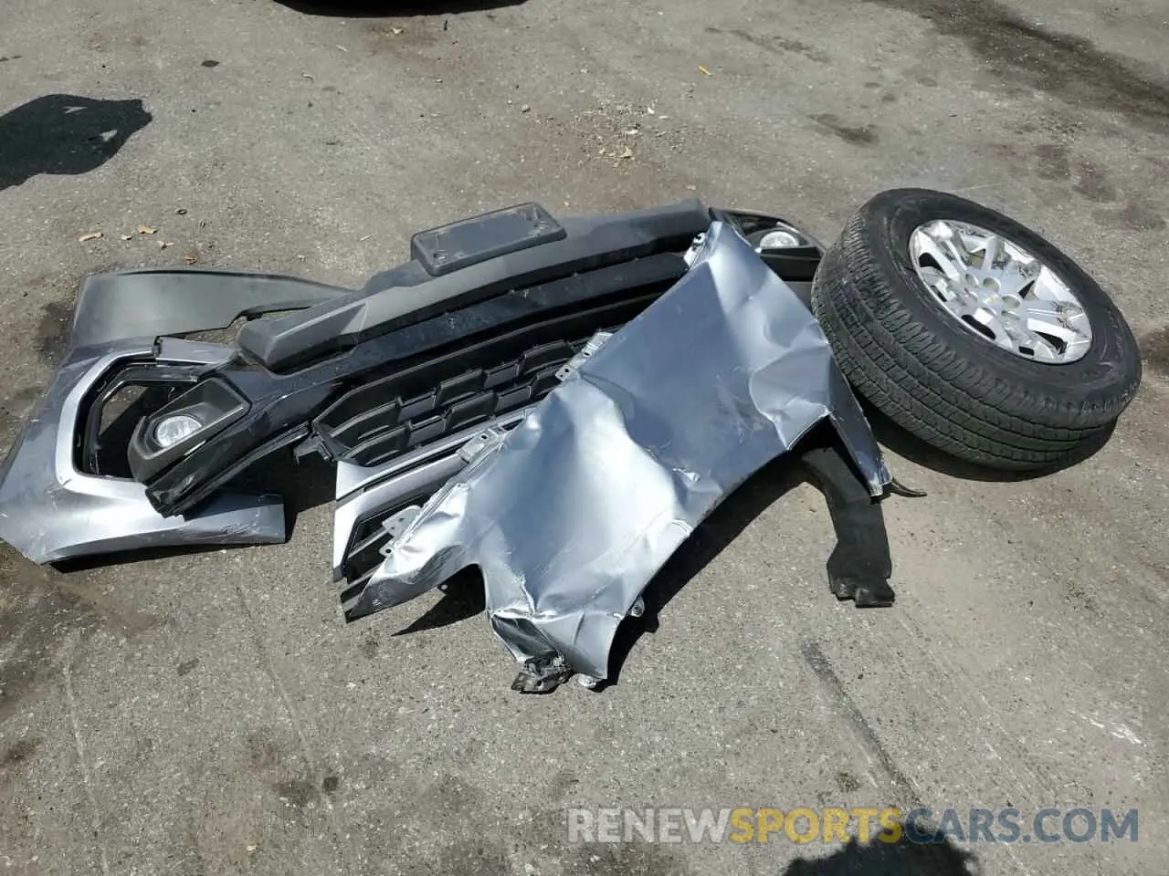 12 Photograph of a damaged car 1GCHSCEA7N1101778 CHEVROLET COLORADO 2022