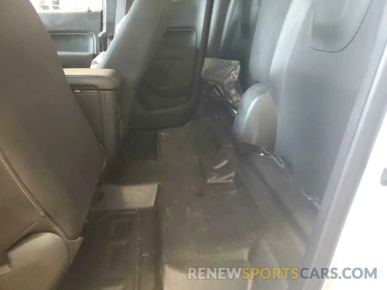 10 Photograph of a damaged car 1GCHSCEA7N1205638 CHEVROLET COLORADO 2022