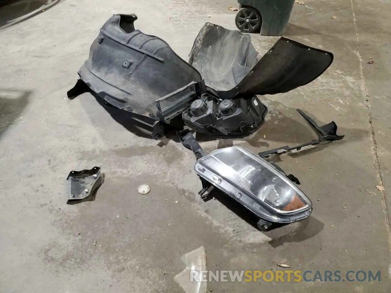 12 Photograph of a damaged car 1GCHSCEA7N1250403 CHEVROLET COLORADO 2022