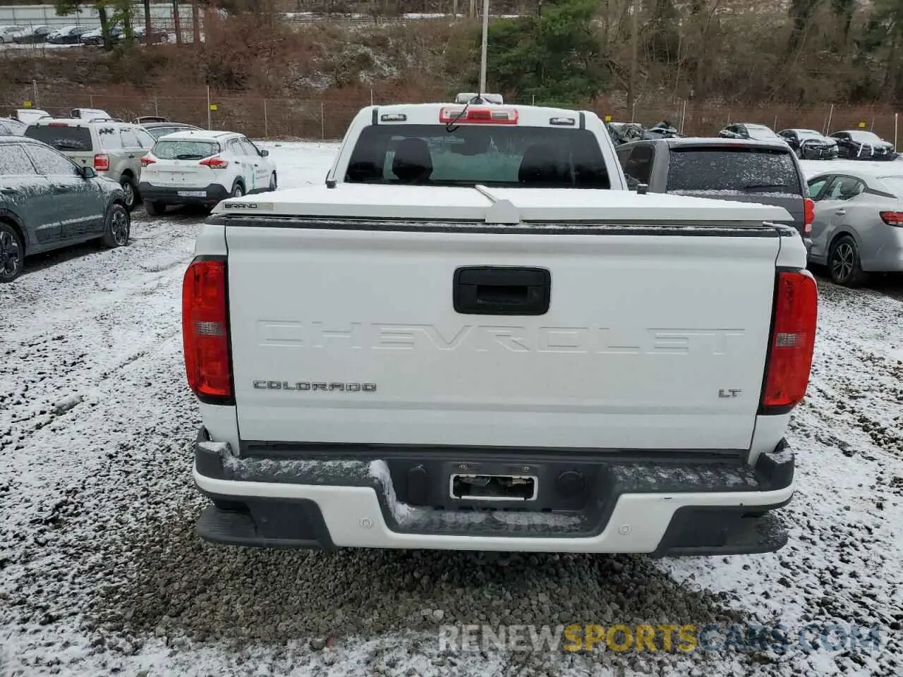 6 Photograph of a damaged car 1GCHSCEA7N1250403 CHEVROLET COLORADO 2022