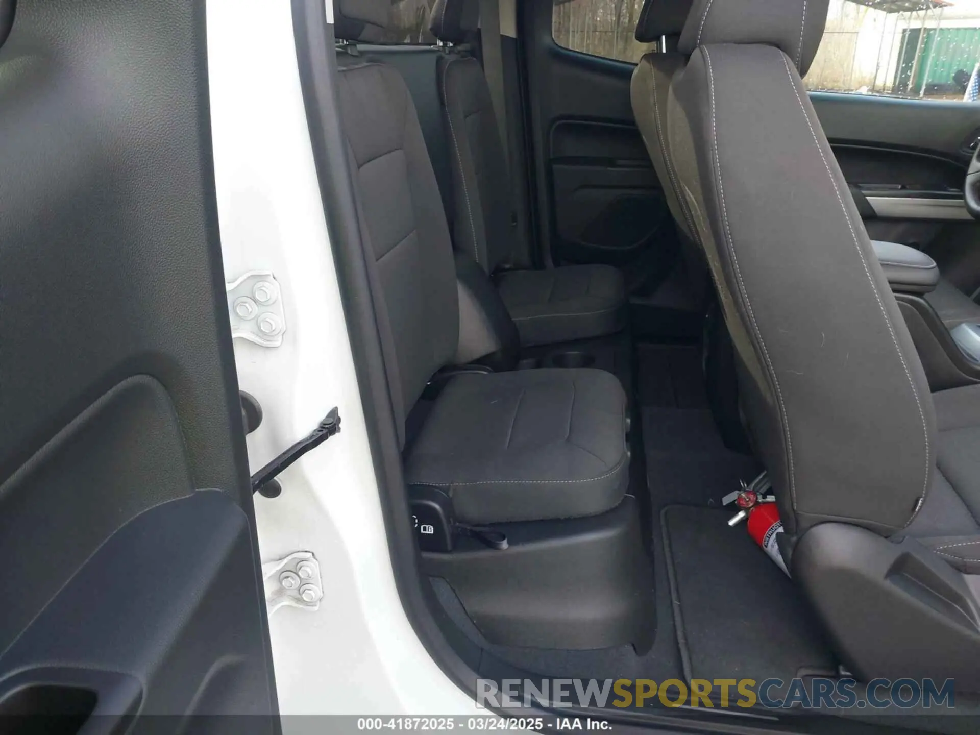 8 Фотография поврежденного автомобиля 1GCHSCEN6N1128845 CHEVROLET COLORADO 2022