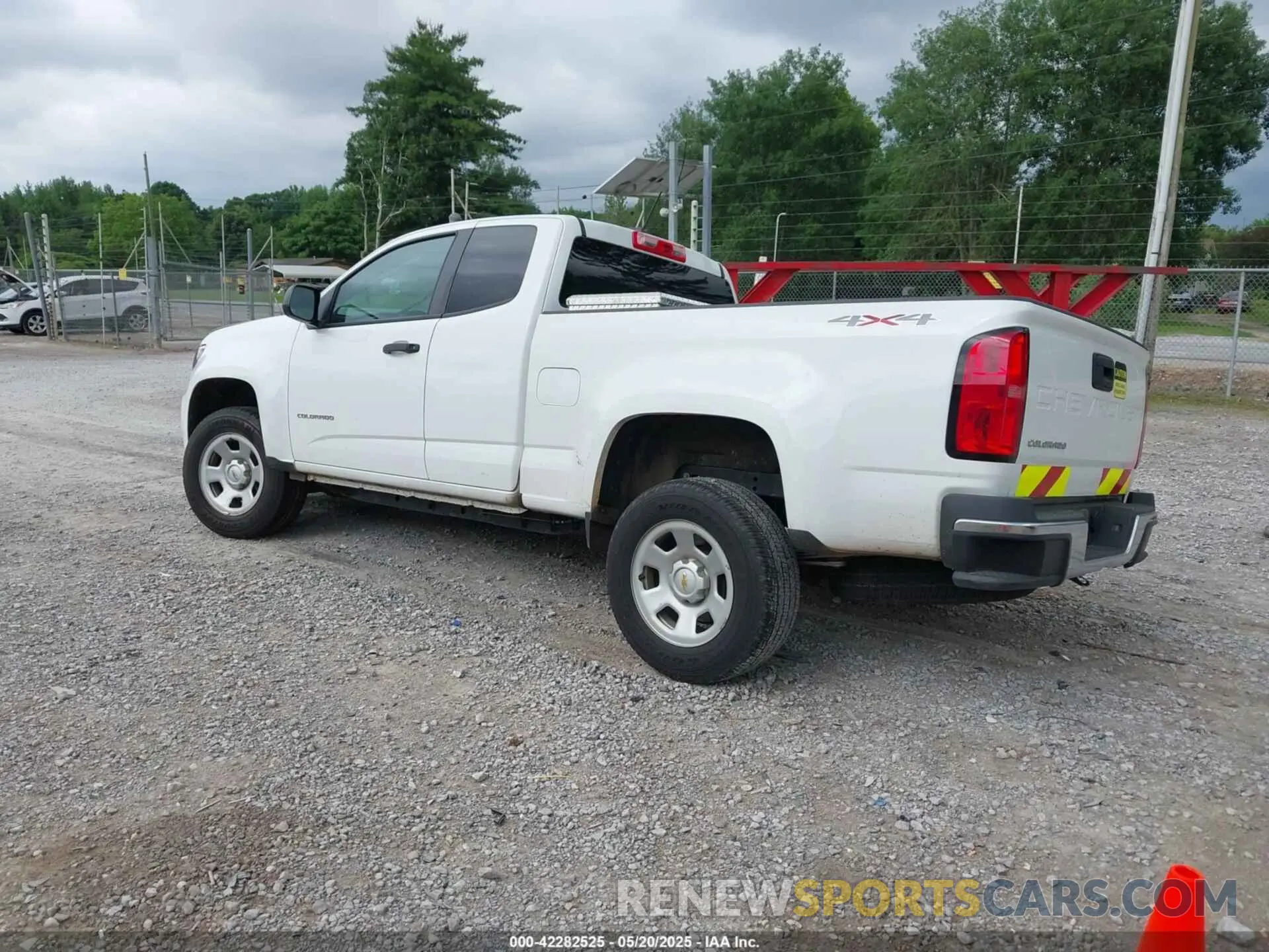 3 Photograph of a damaged car 1GCHTBEA6N1140563 CHEVROLET COLORADO 2022