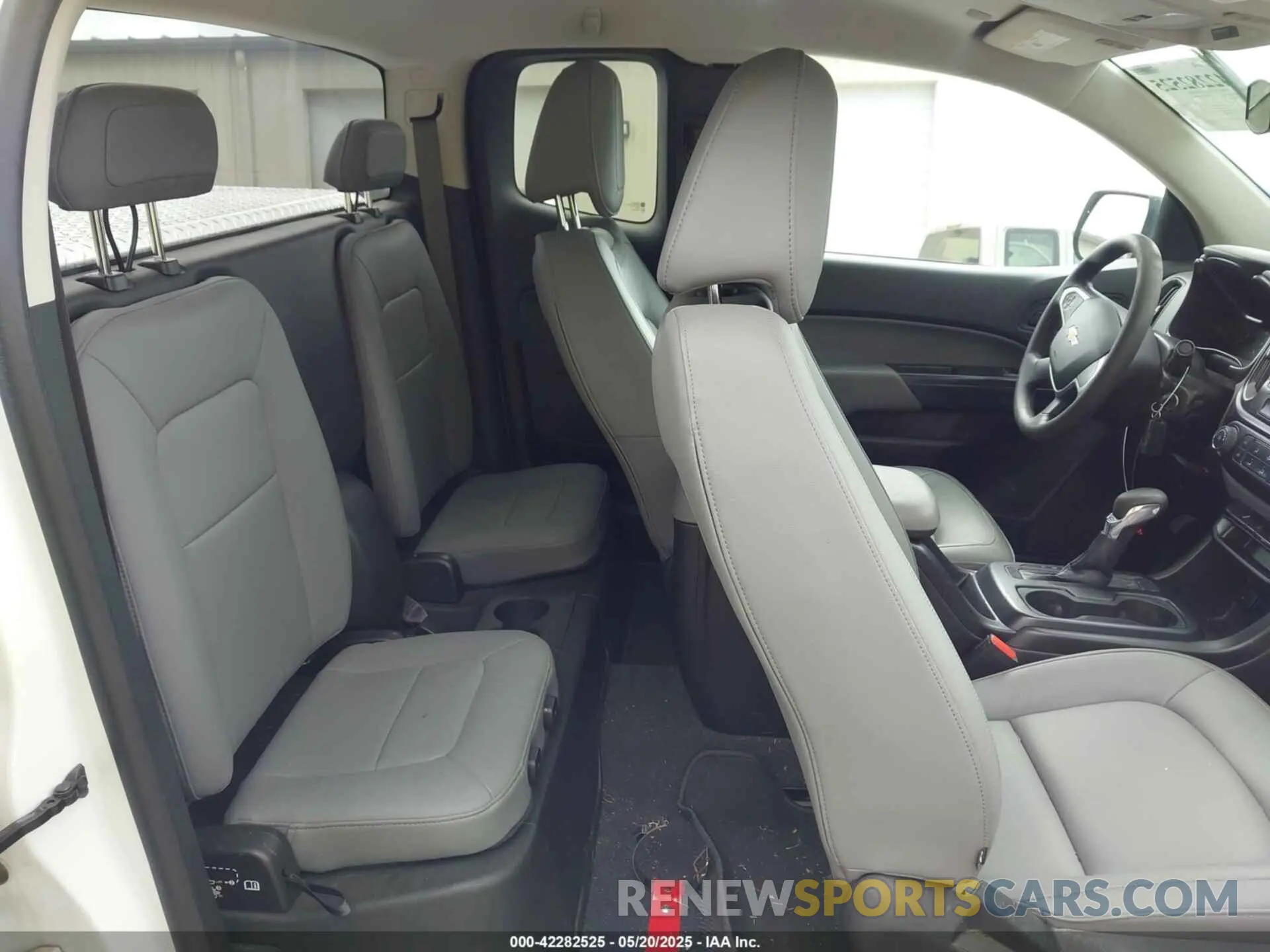 8 Photograph of a damaged car 1GCHTBEA6N1140563 CHEVROLET COLORADO 2022