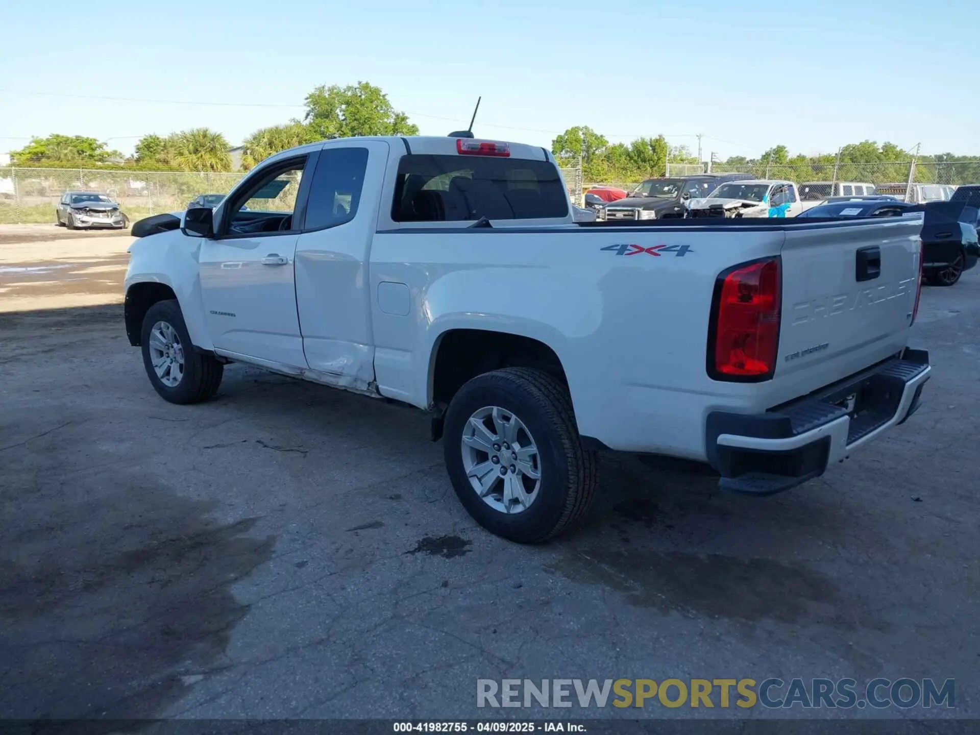 3 Фотография поврежденного автомобиля 1GCHTCEA4N1302342 CHEVROLET COLORADO 2022