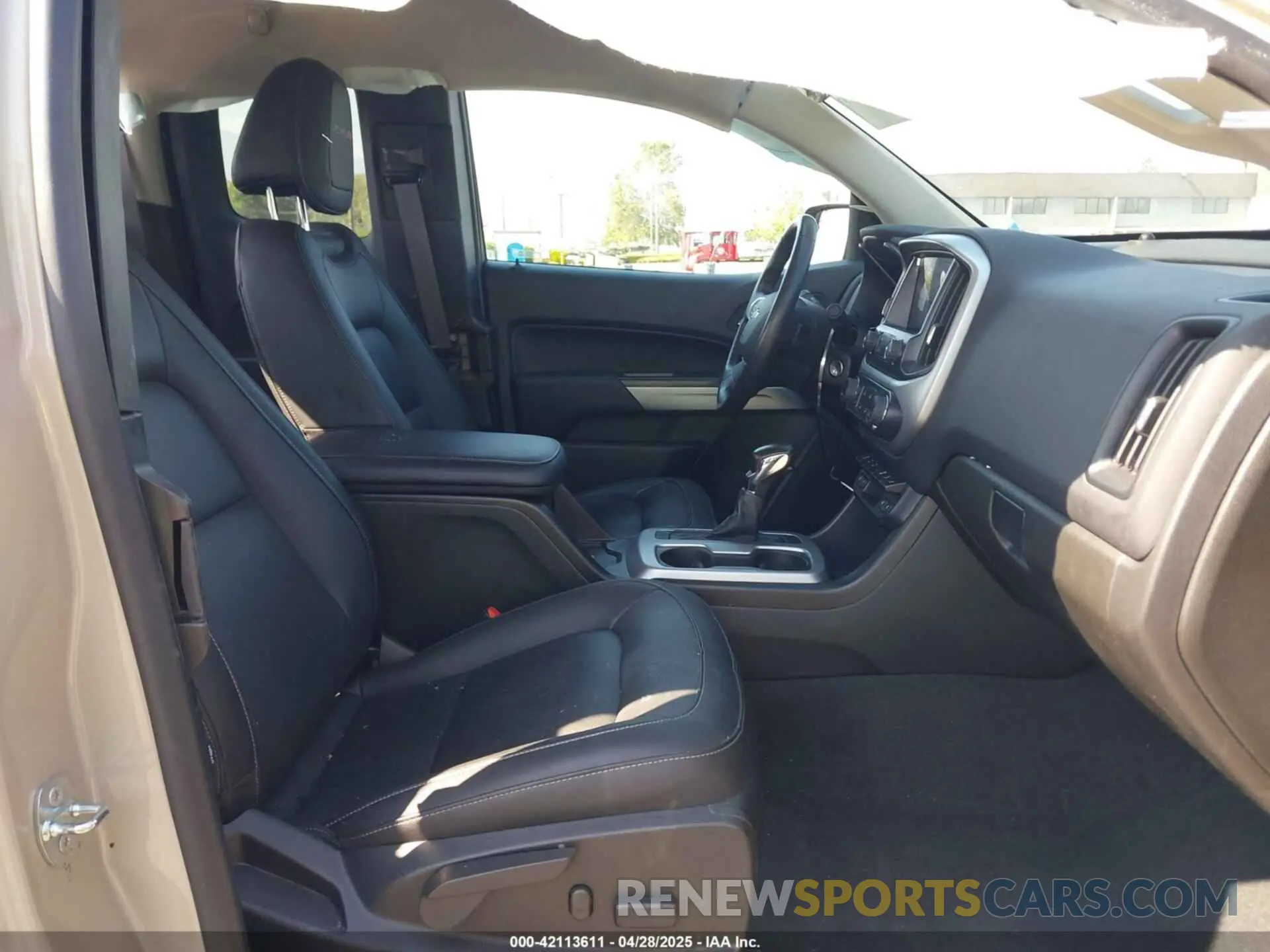 5 Фотография поврежденного автомобиля 1GCRTEE19N1204469 CHEVROLET COLORADO 2022