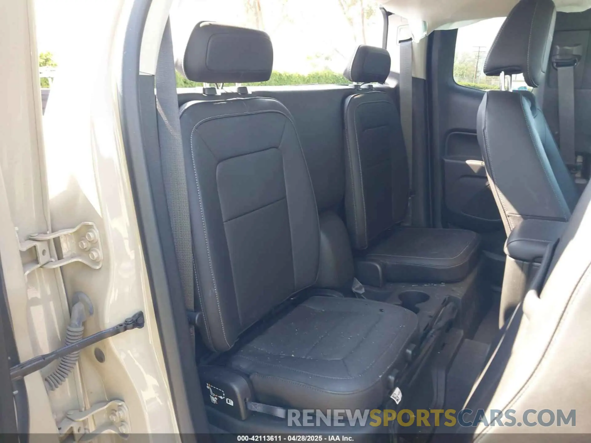 8 Фотография поврежденного автомобиля 1GCRTEE19N1204469 CHEVROLET COLORADO 2022