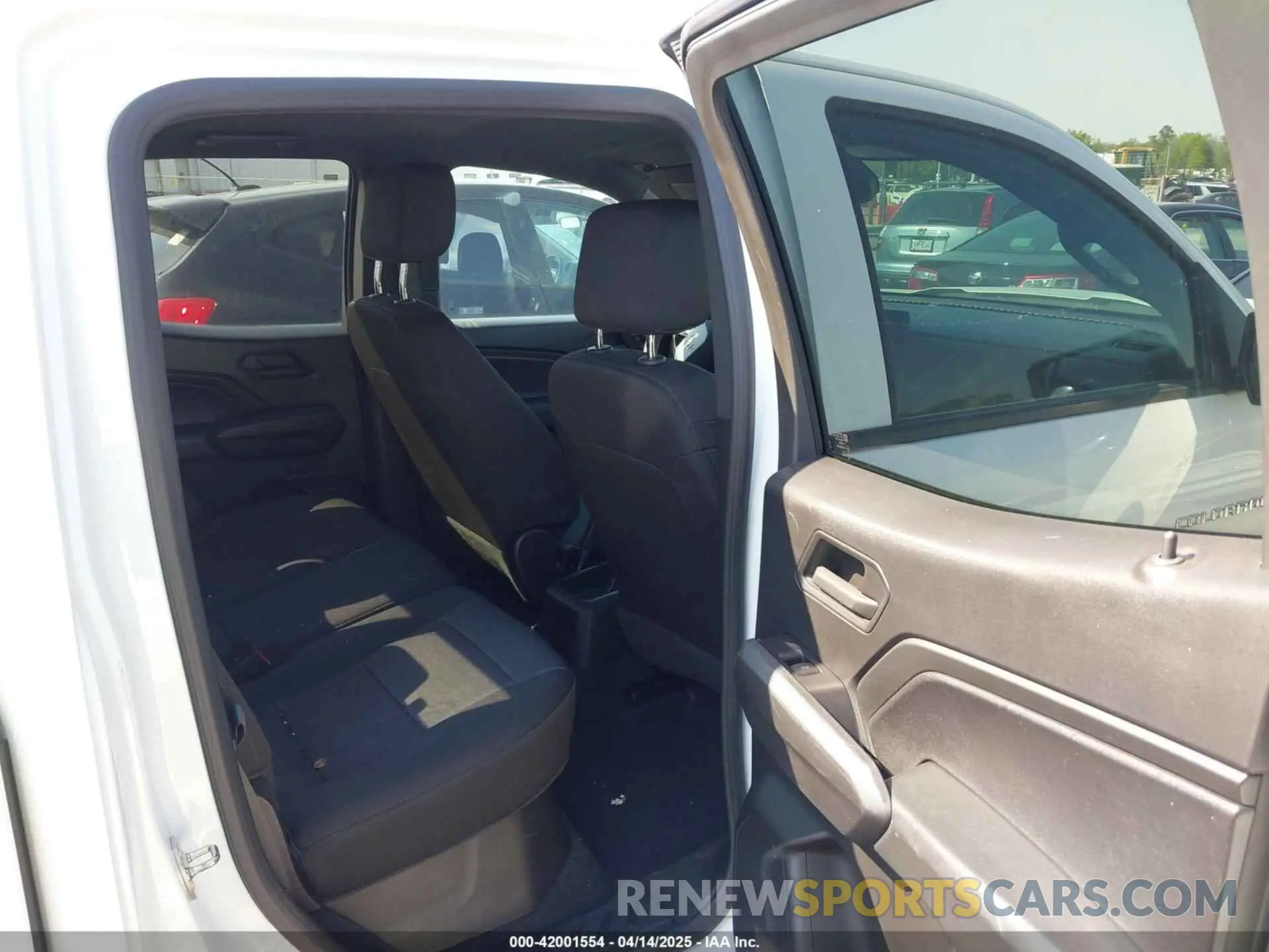 8 Photograph of a damaged car 1GCGSBEC3P1133430 CHEVROLET COLORADO 2023
