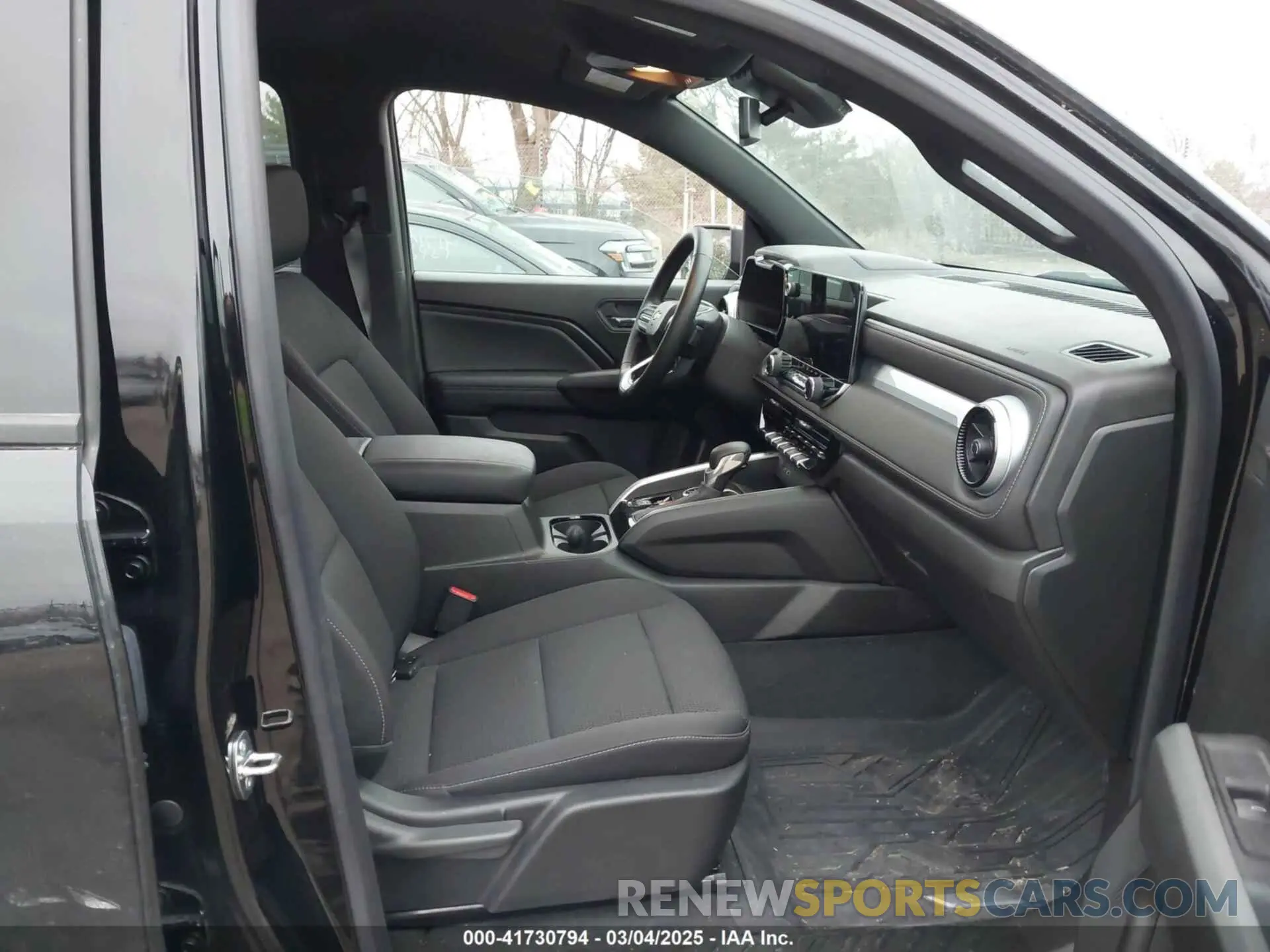 5 Photograph of a damaged car 1GCPTCEKXP1233101 CHEVROLET COLORADO 2023