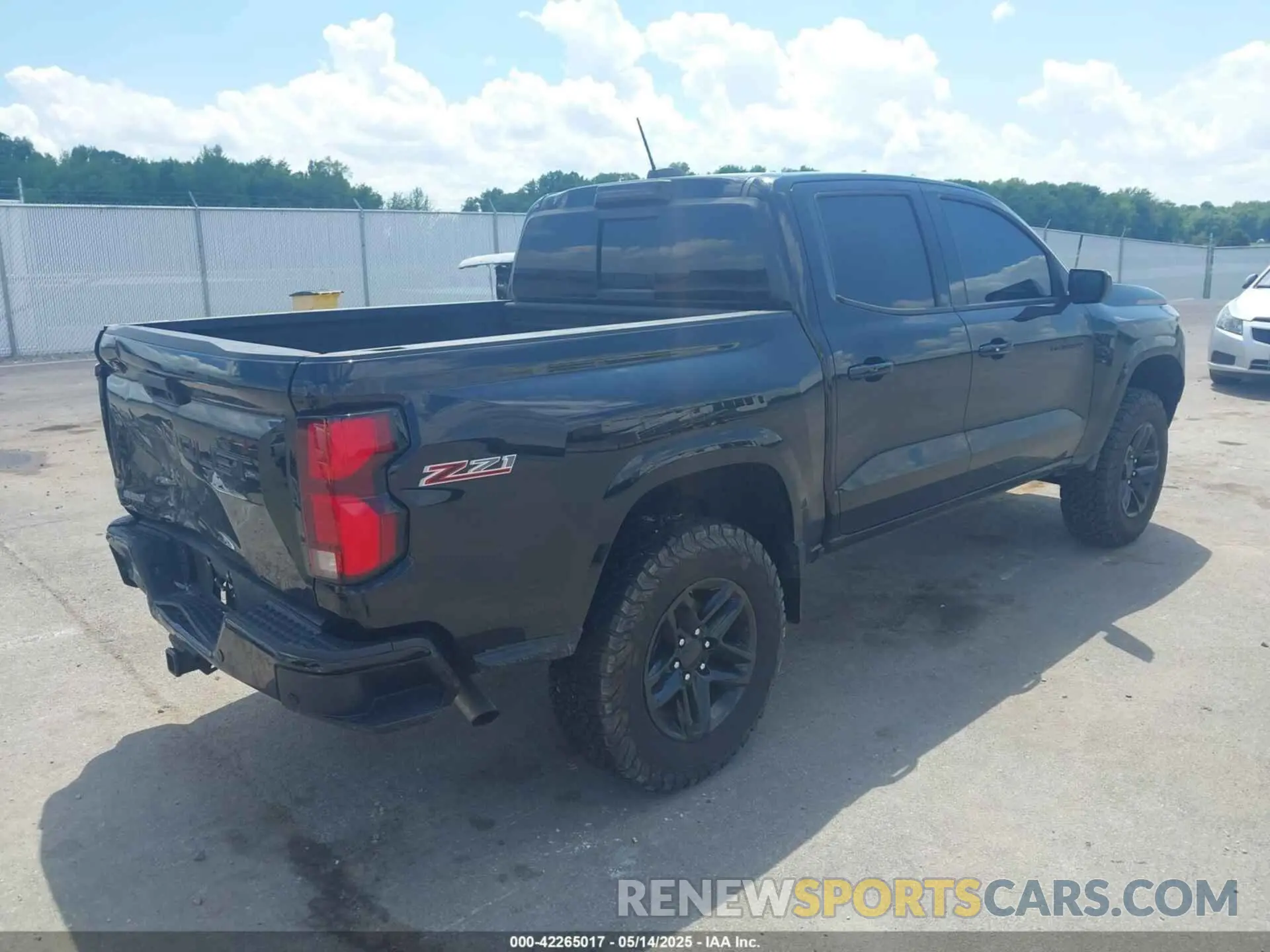 4 Фотография поврежденного автомобиля 1GCPTDEK1P1209999 CHEVROLET COLORADO 2023