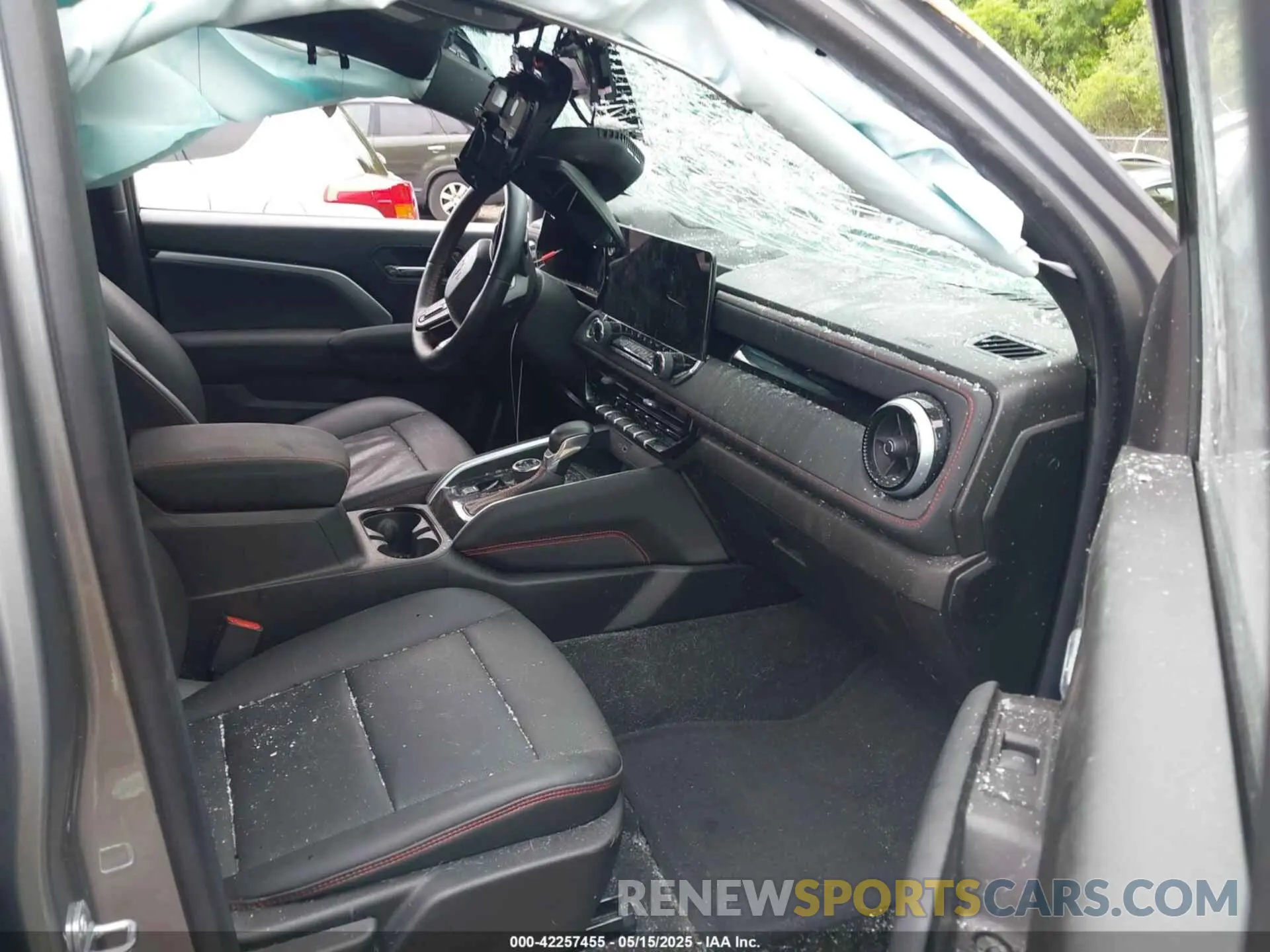 5 Photograph of a damaged car 1GCPTDEK5P1245985 CHEVROLET COLORADO 2023