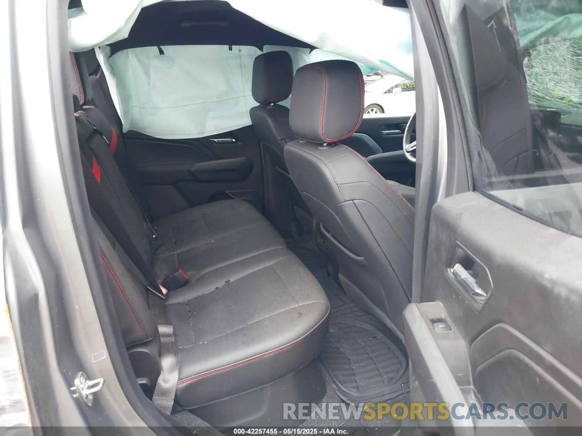 8 Photograph of a damaged car 1GCPTDEK5P1245985 CHEVROLET COLORADO 2023