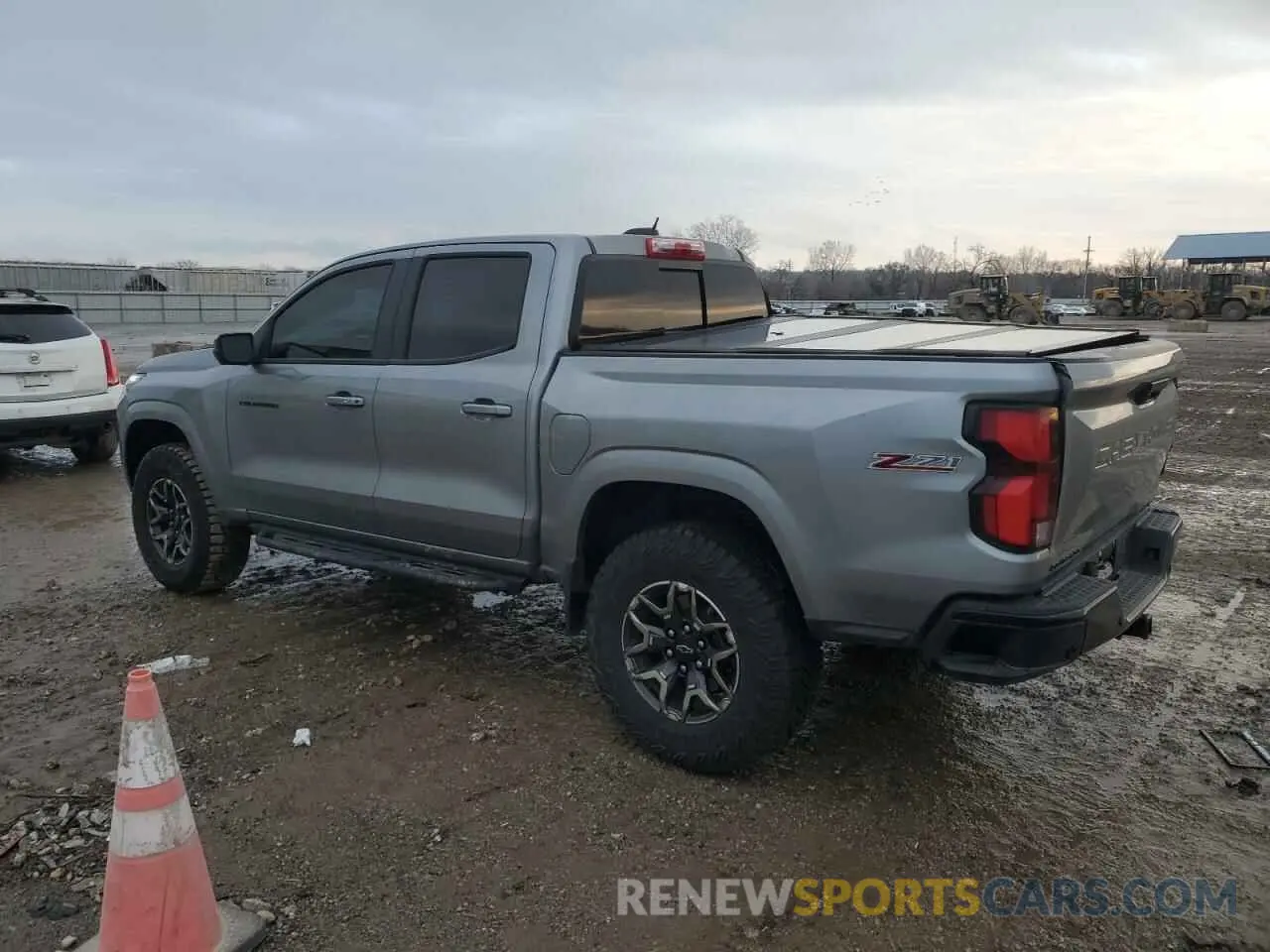 2 Photograph of a damaged car 1GCPTDEK9P1170384 CHEVROLET COLORADO 2023