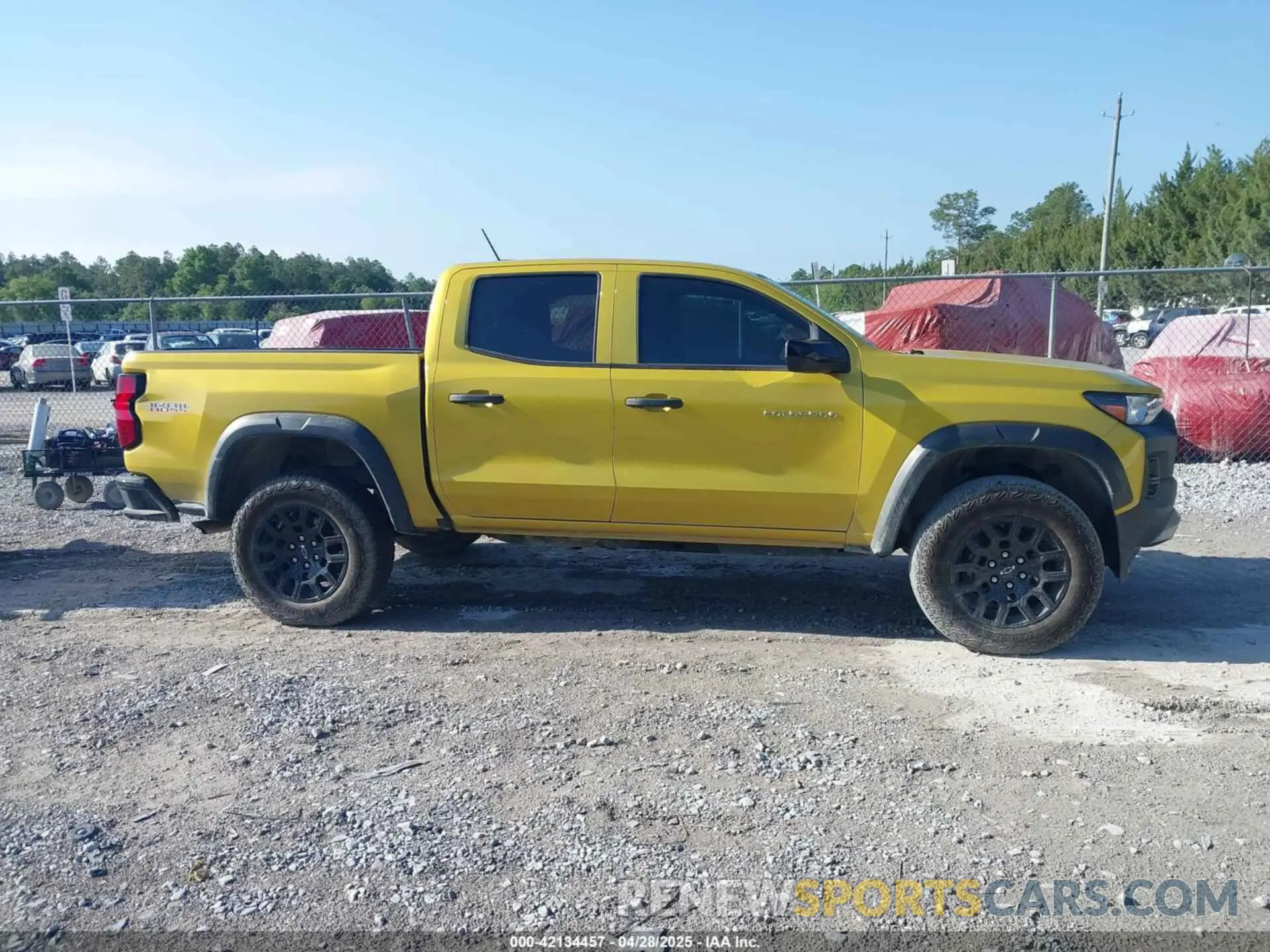 13 Photograph of a damaged car 1GCPTEEK9P1241315 CHEVROLET COLORADO 2023