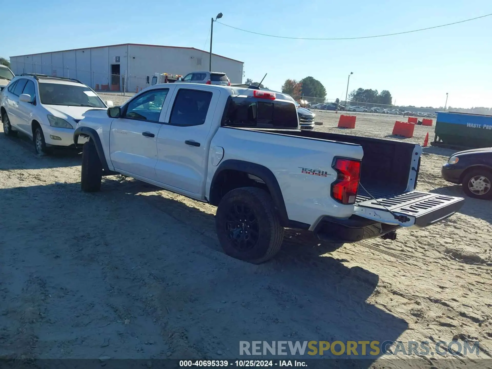 3 Фотография поврежденного автомобиля 1GCPTEEK9P1245719 CHEVROLET COLORADO 2023