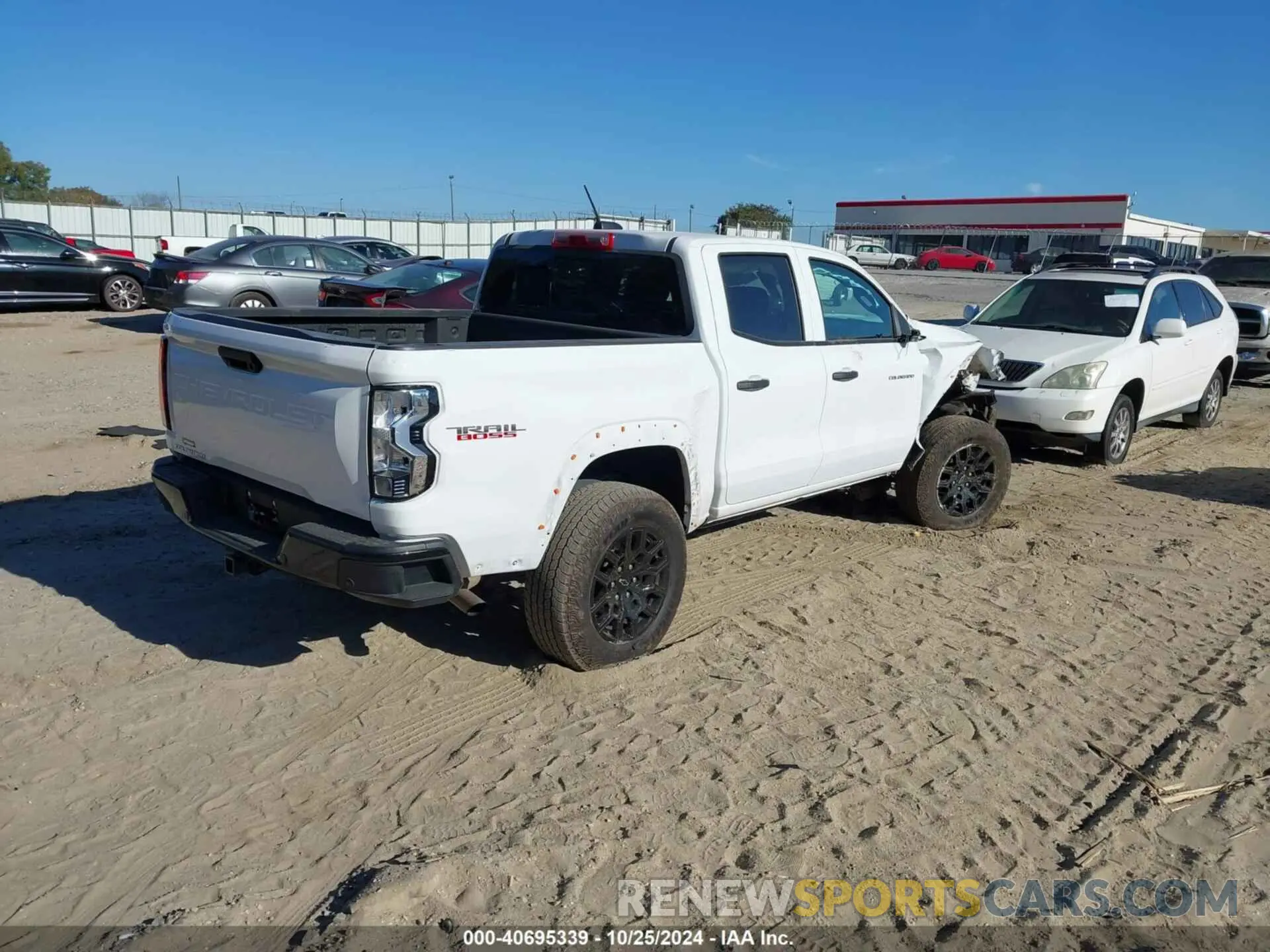4 Фотография поврежденного автомобиля 1GCPTEEK9P1245719 CHEVROLET COLORADO 2023