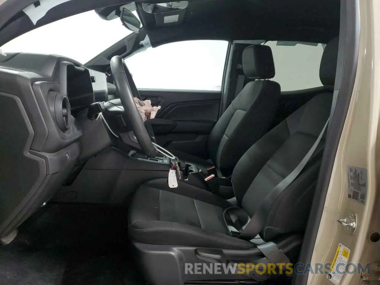 7 Фотография поврежденного автомобиля 1GCGSBEC1R1145420 CHEVROLET COLORADO 2024