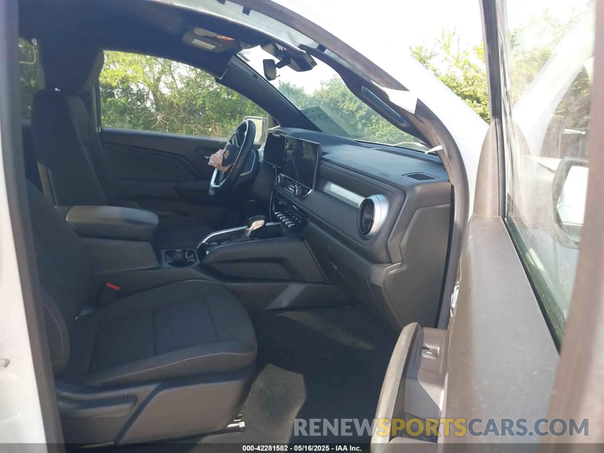 5 Фотография поврежденного автомобиля 1GCPSCEK6R1198160 CHEVROLET COLORADO 2024