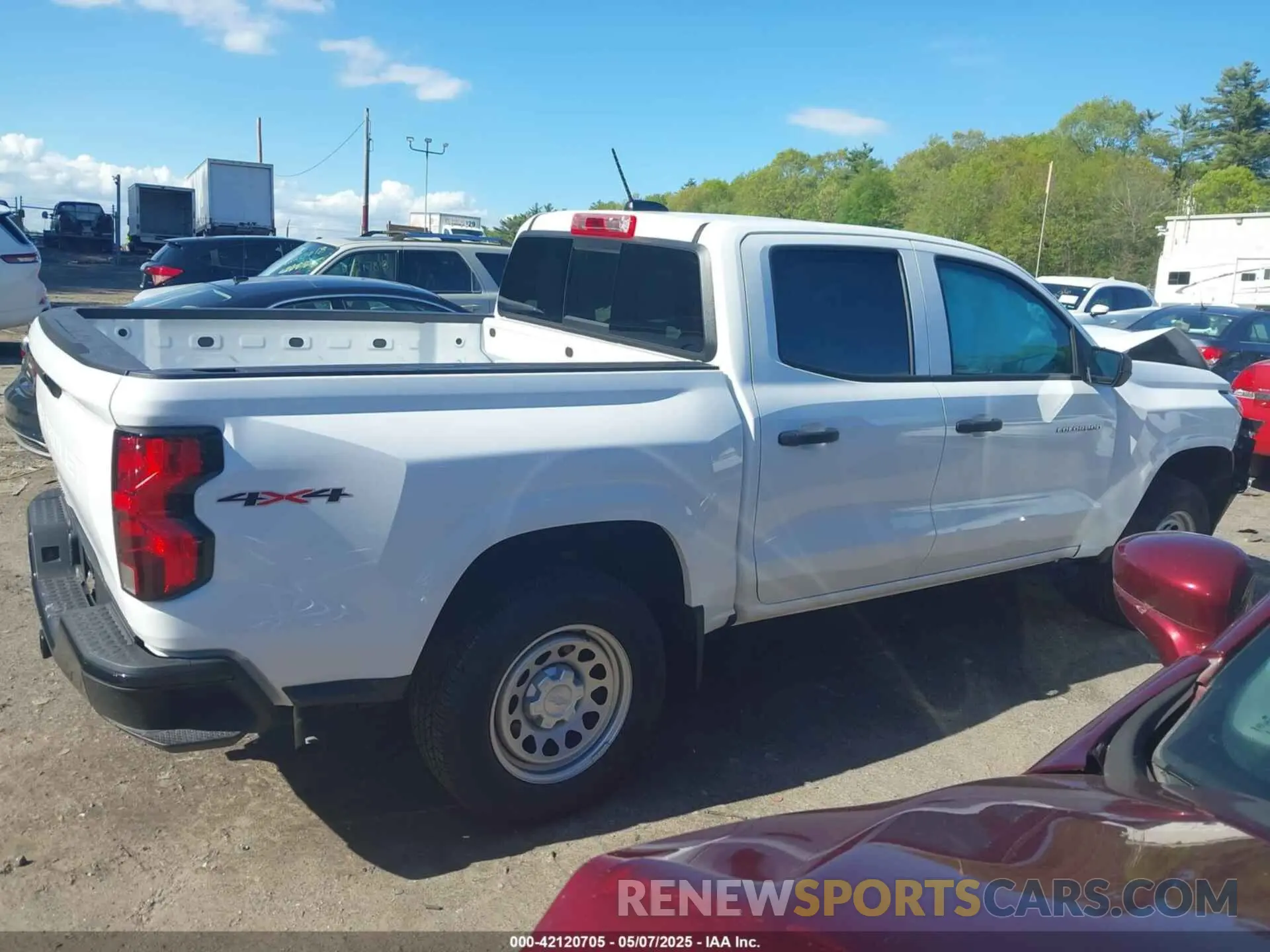 13 Photograph of a damaged car 1GCPTBEK0R1306831 CHEVROLET COLORADO 2024