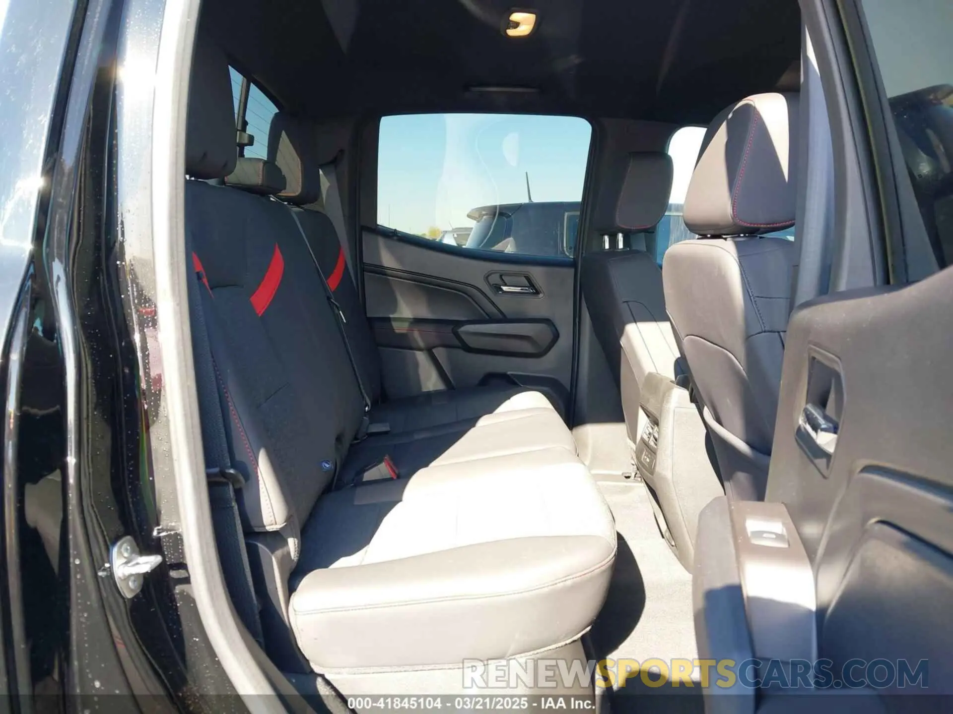 8 Фотография поврежденного автомобиля 1GCPTDEK4R1153009 CHEVROLET COLORADO 2024