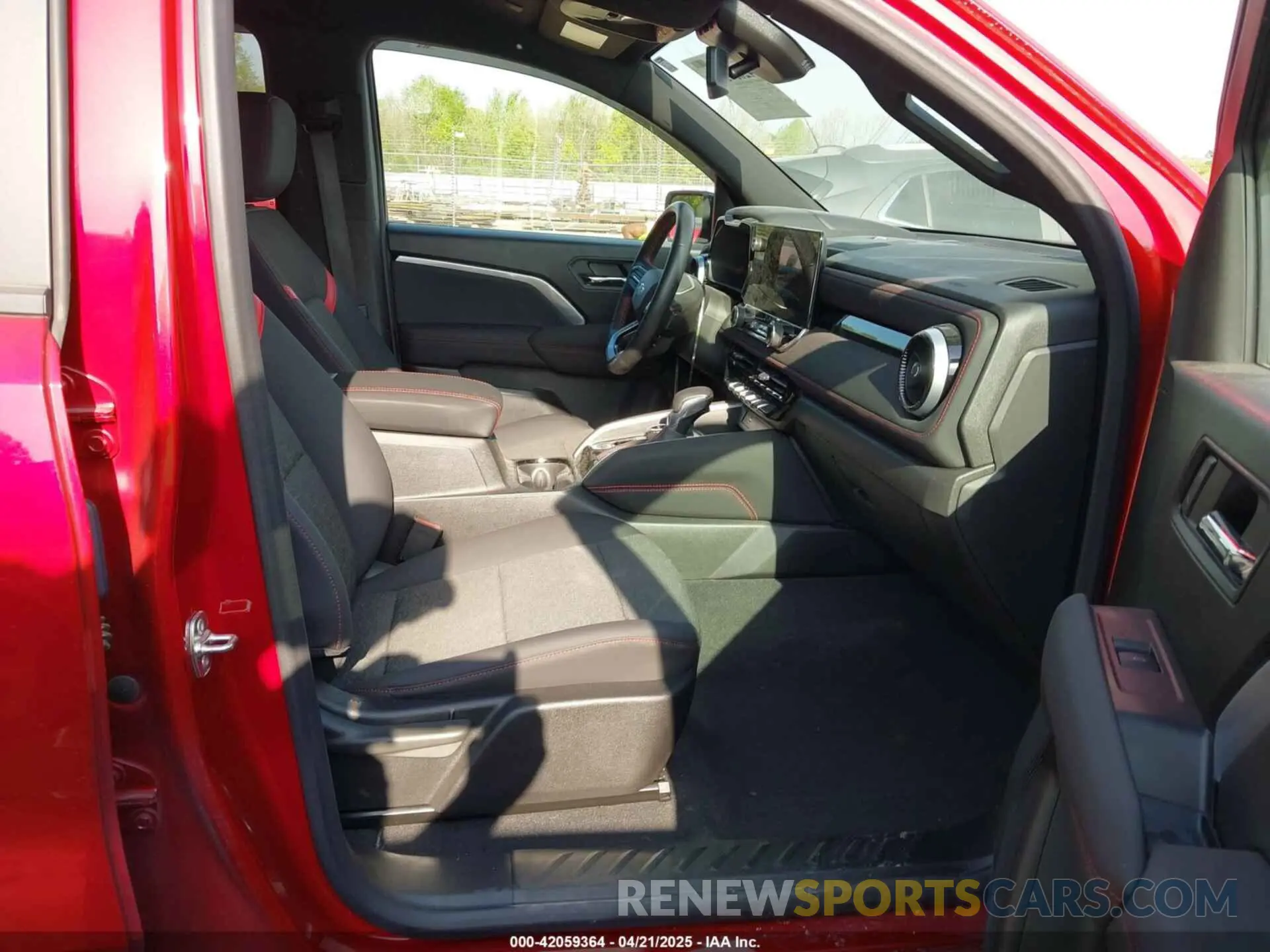 5 Photograph of a damaged car 1GCPTDEK8R1119445 CHEVROLET COLORADO 2024
