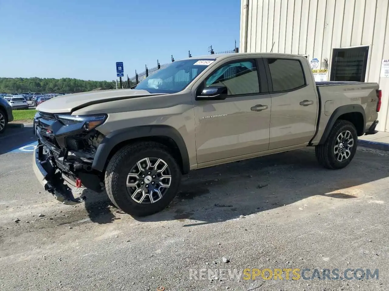 1 Photograph of a damaged car 1GCPTDEK9R1117302 CHEVROLET COLORADO 2024
