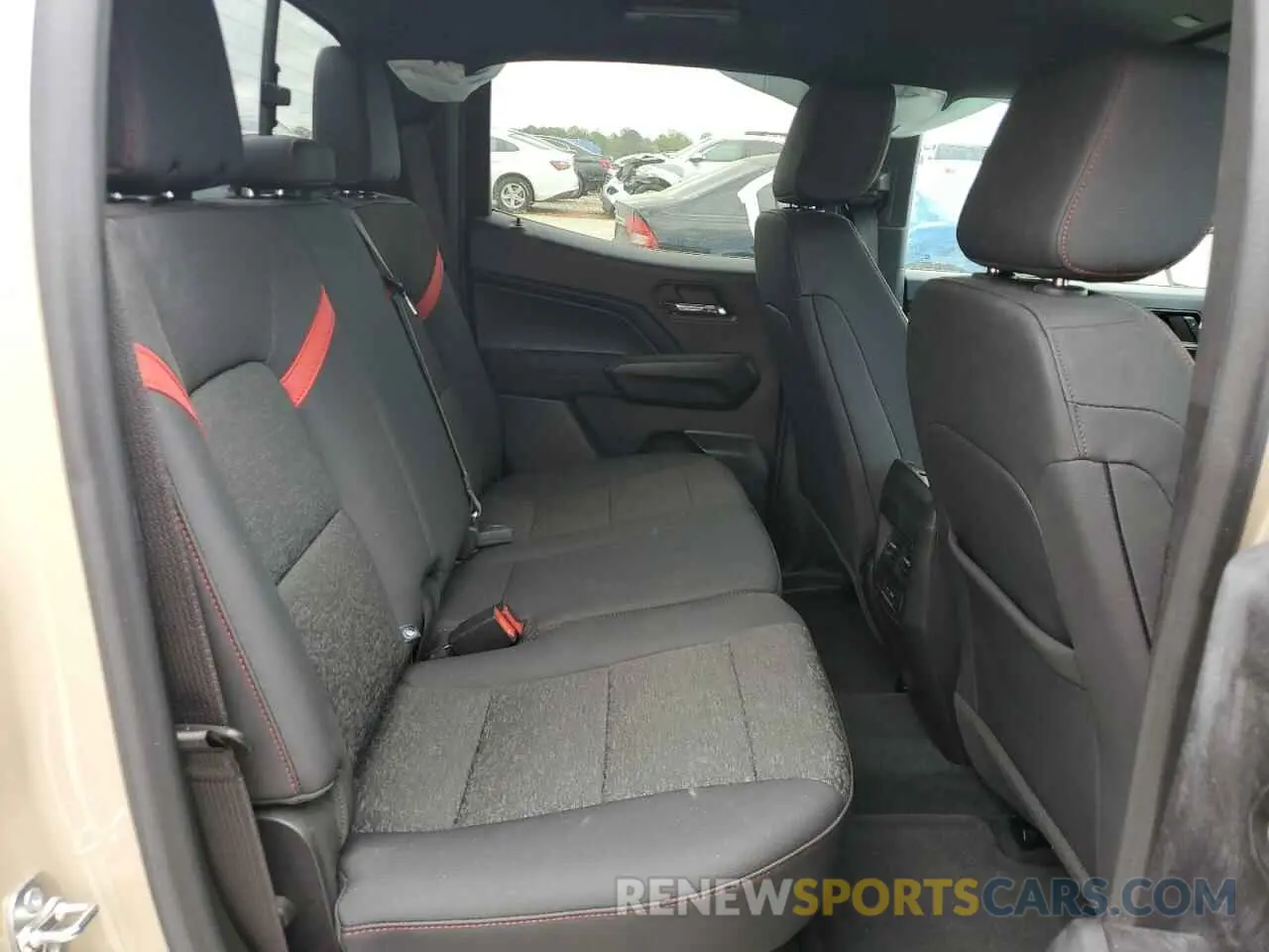 10 Photograph of a damaged car 1GCPTDEK9R1117302 CHEVROLET COLORADO 2024
