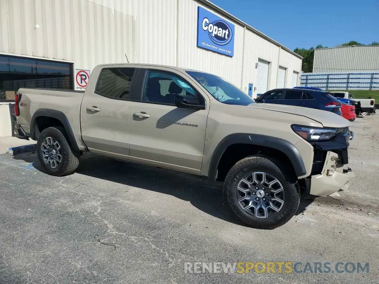 4 Photograph of a damaged car 1GCPTDEK9R1117302 CHEVROLET COLORADO 2024
