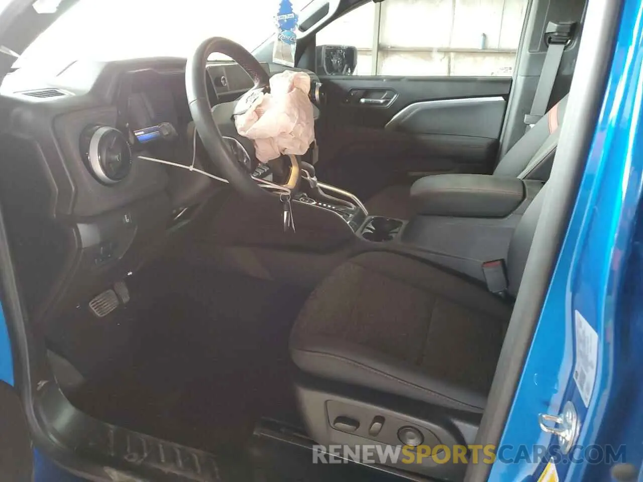 7 Photograph of a damaged car 1GCPTDEKXR1179632 CHEVROLET COLORADO 2024